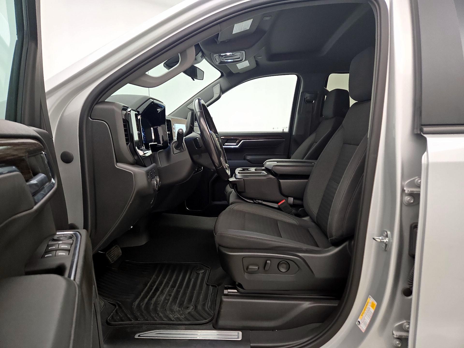 Thumbnail: 2022 Chevrolet Silverado 1500 - 11