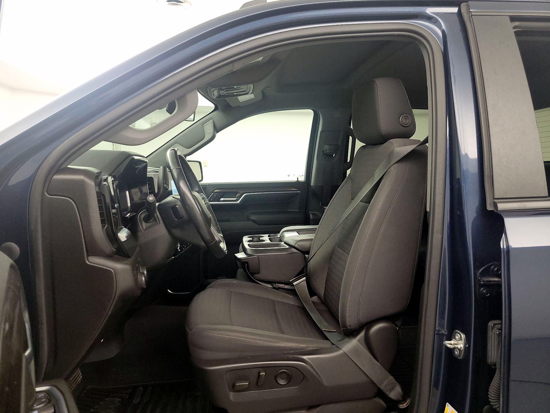 Thumbnail: 2022 Chevrolet Silverado 1500 - 11