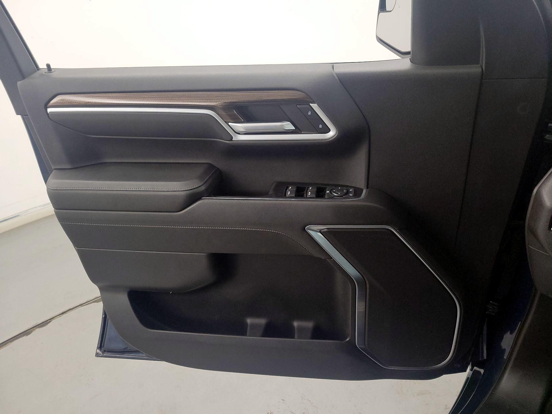 Thumbnail: 2022 Chevrolet Silverado 1500 - 12