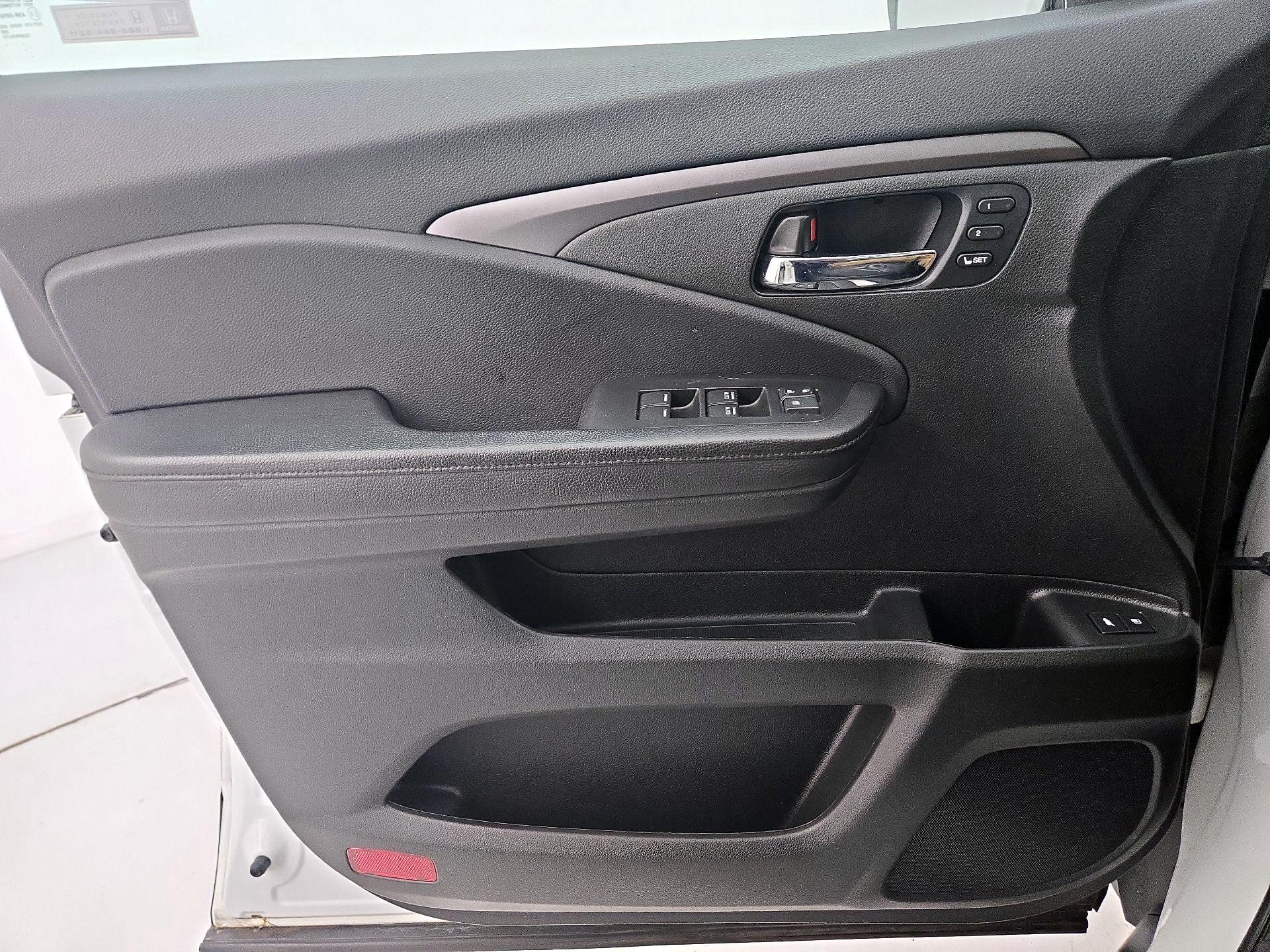 Thumbnail: 2020 Honda Pilot - 12