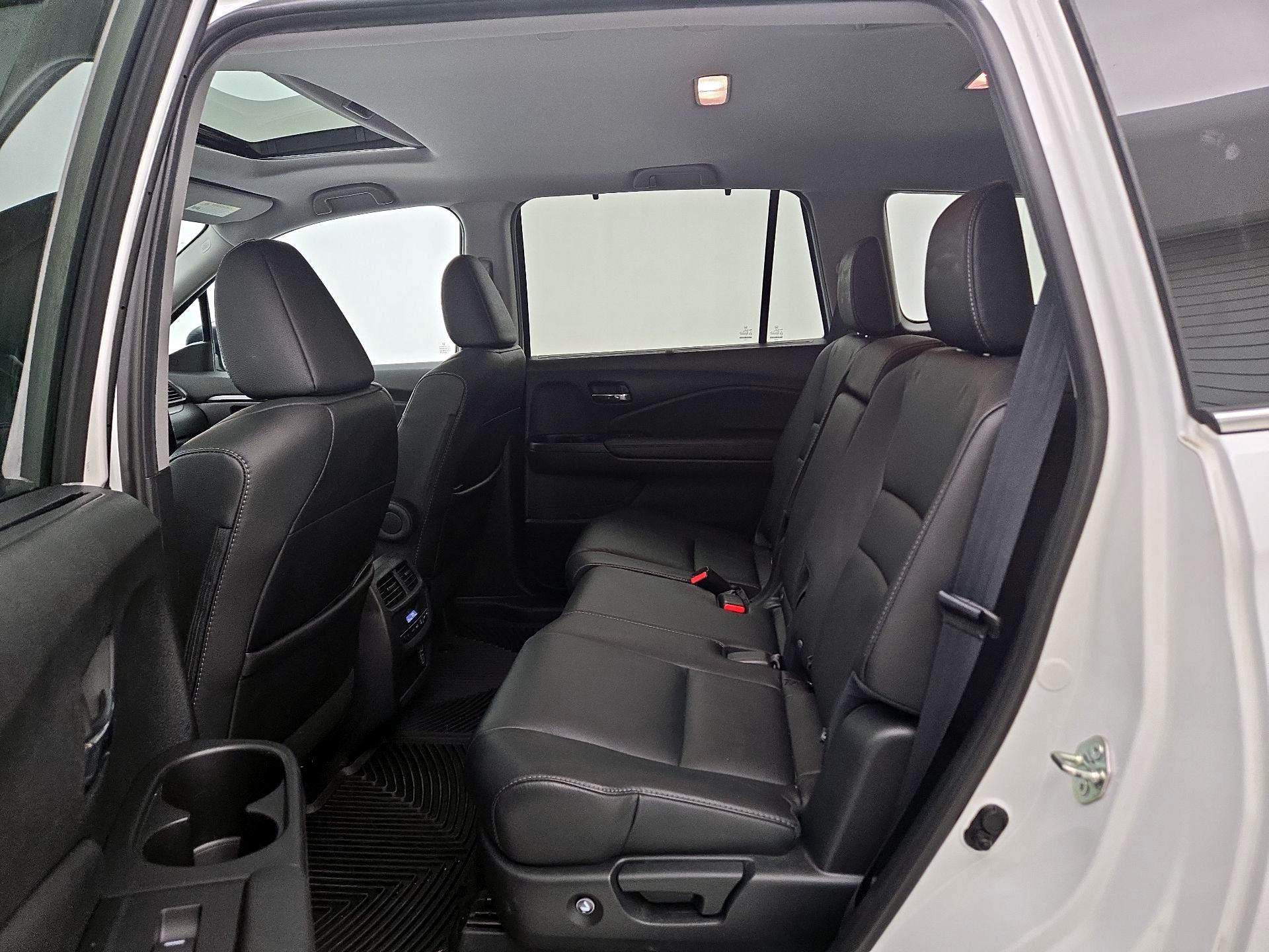 Thumbnail: 2020 Honda Pilot - 20