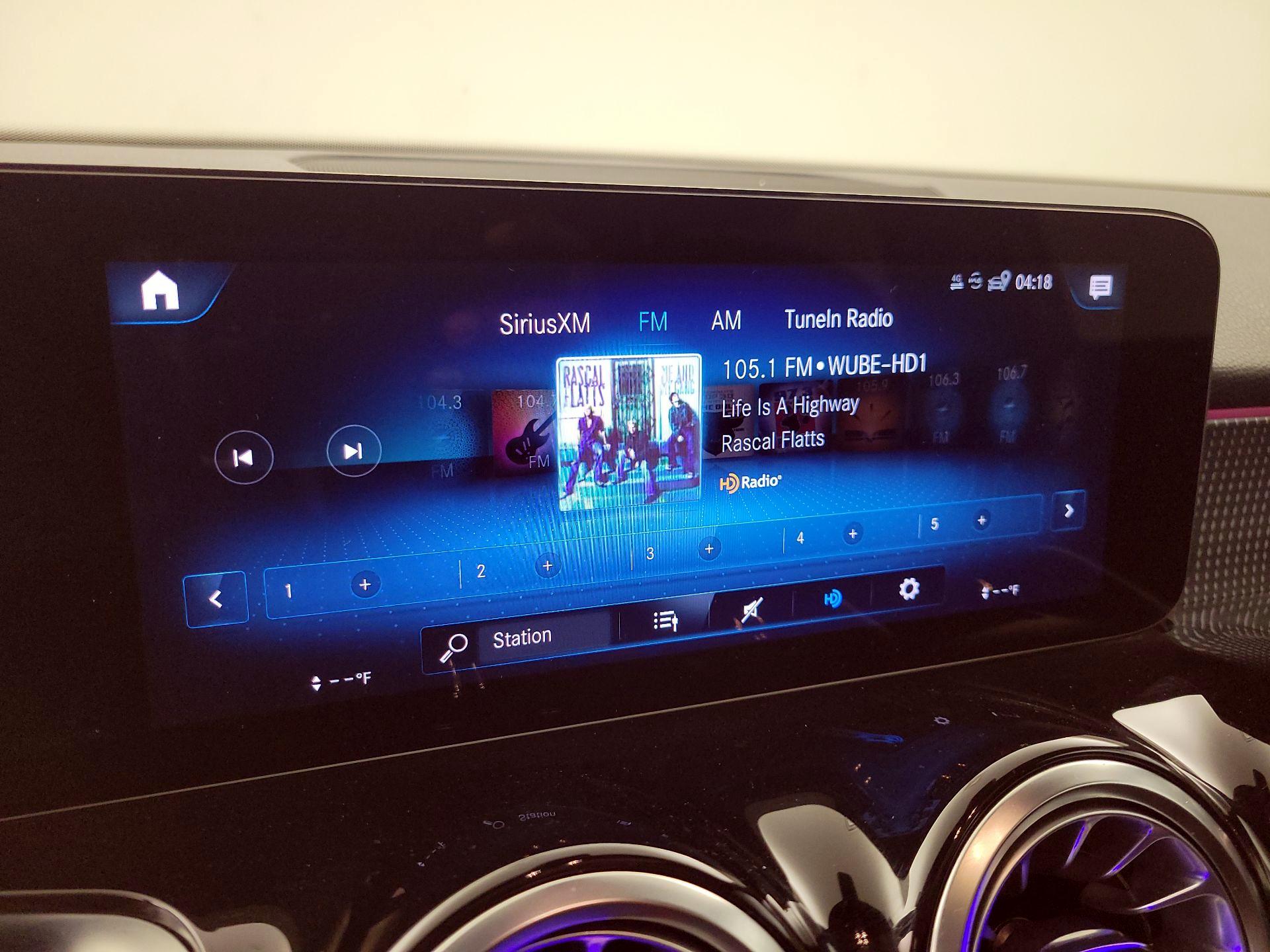 Thumbnail: 2023 Mercedes-Benz GLB - 15