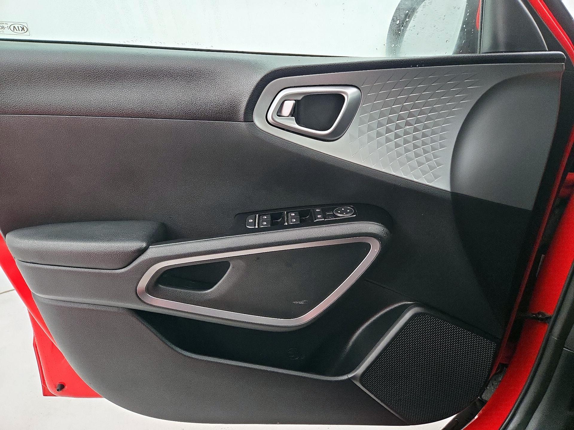 Thumbnail: 2020 Kia Soul - 12