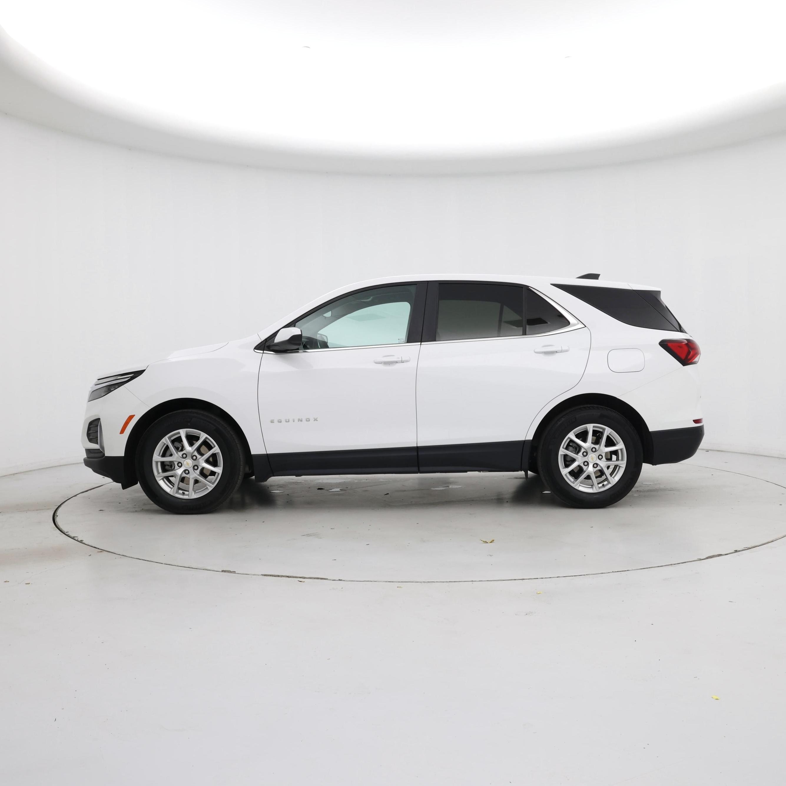 Thumbnail: 2022 Chevrolet Equinox - 3