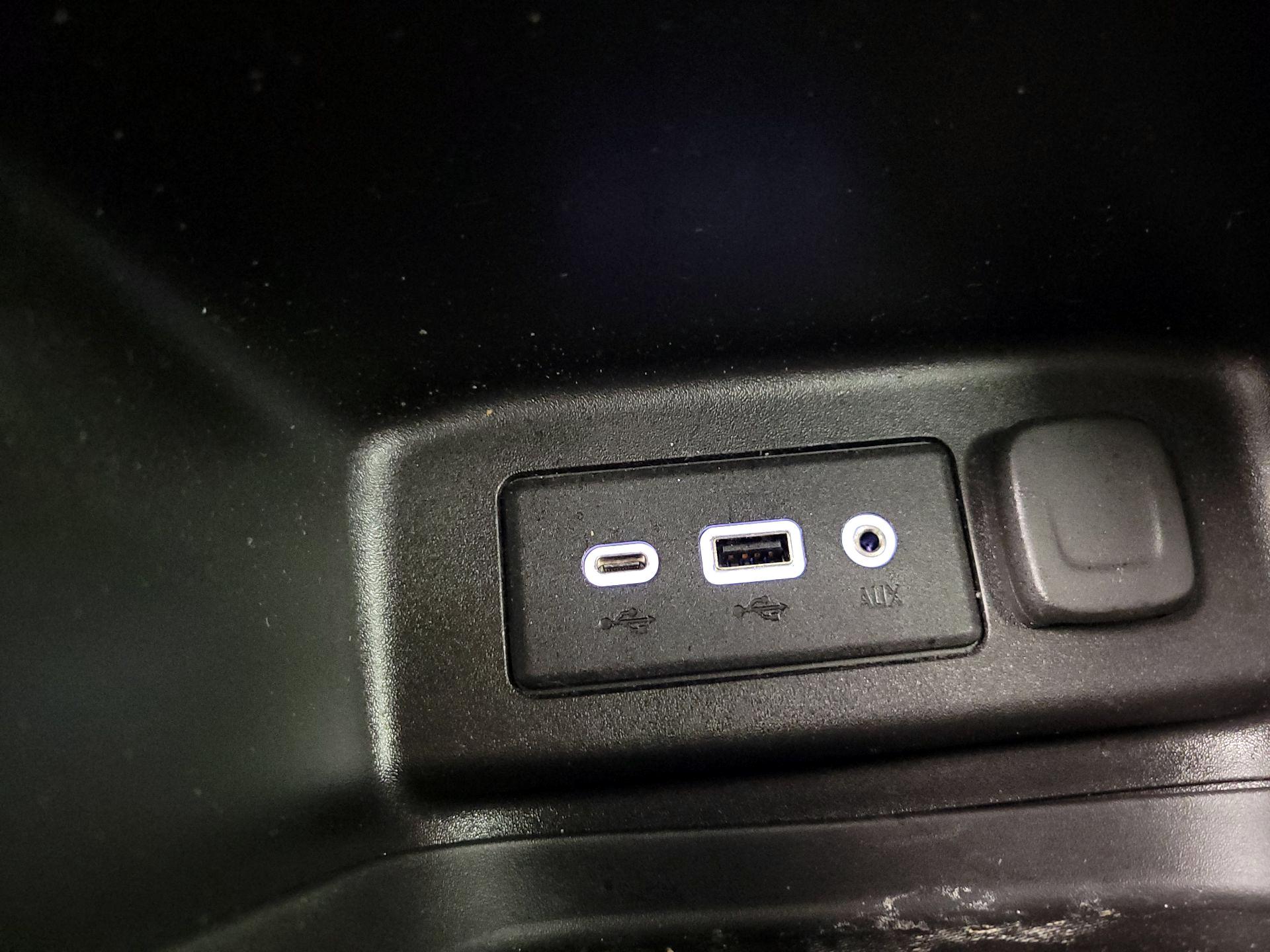Thumbnail: 2021 Chevrolet Equinox - 18