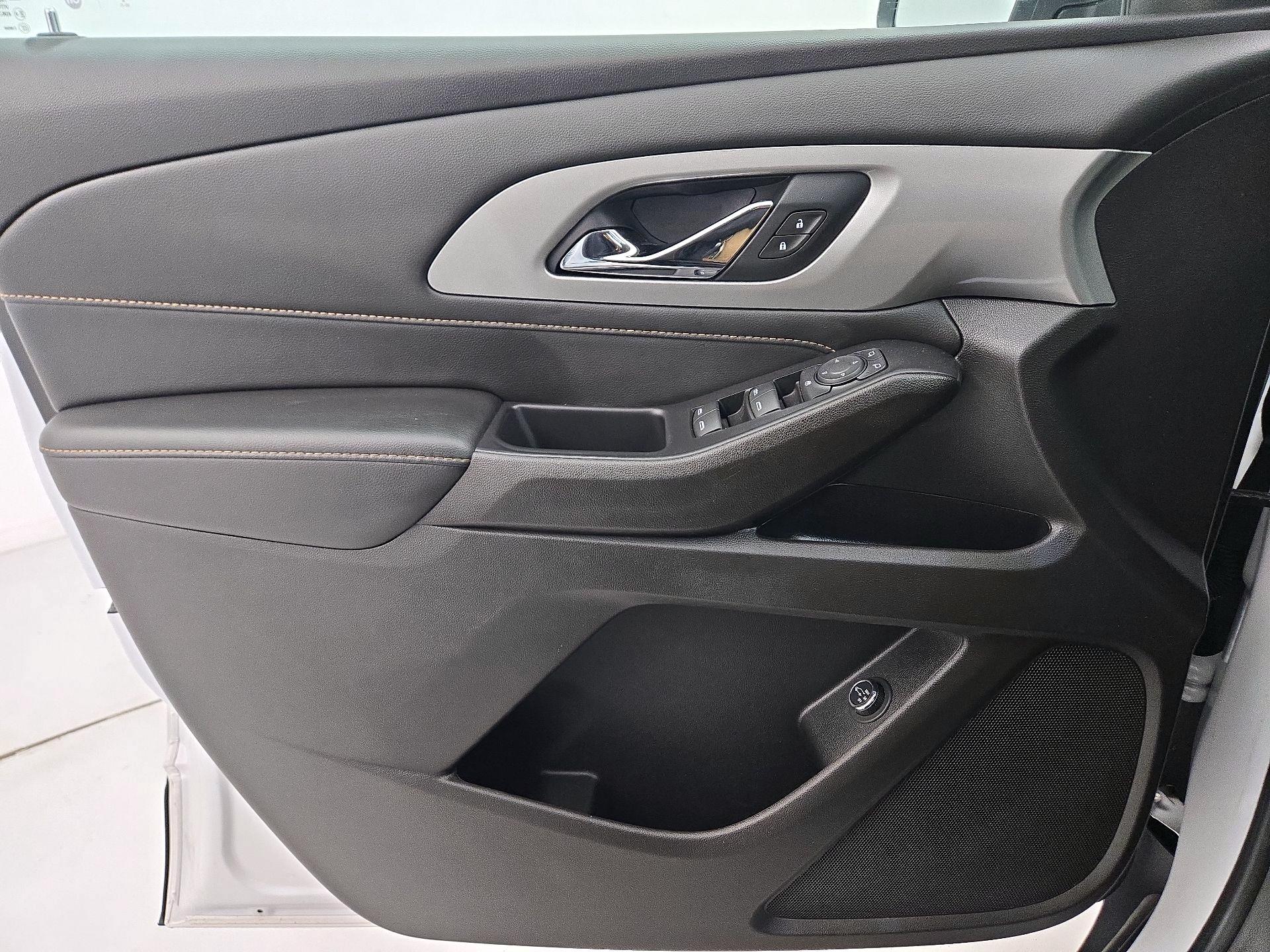 Thumbnail: 2021 Chevrolet Traverse - 12