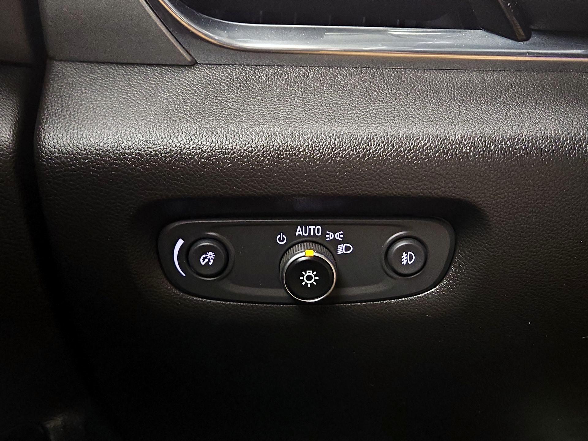 Thumbnail: 2021 Chevrolet Traverse - 13