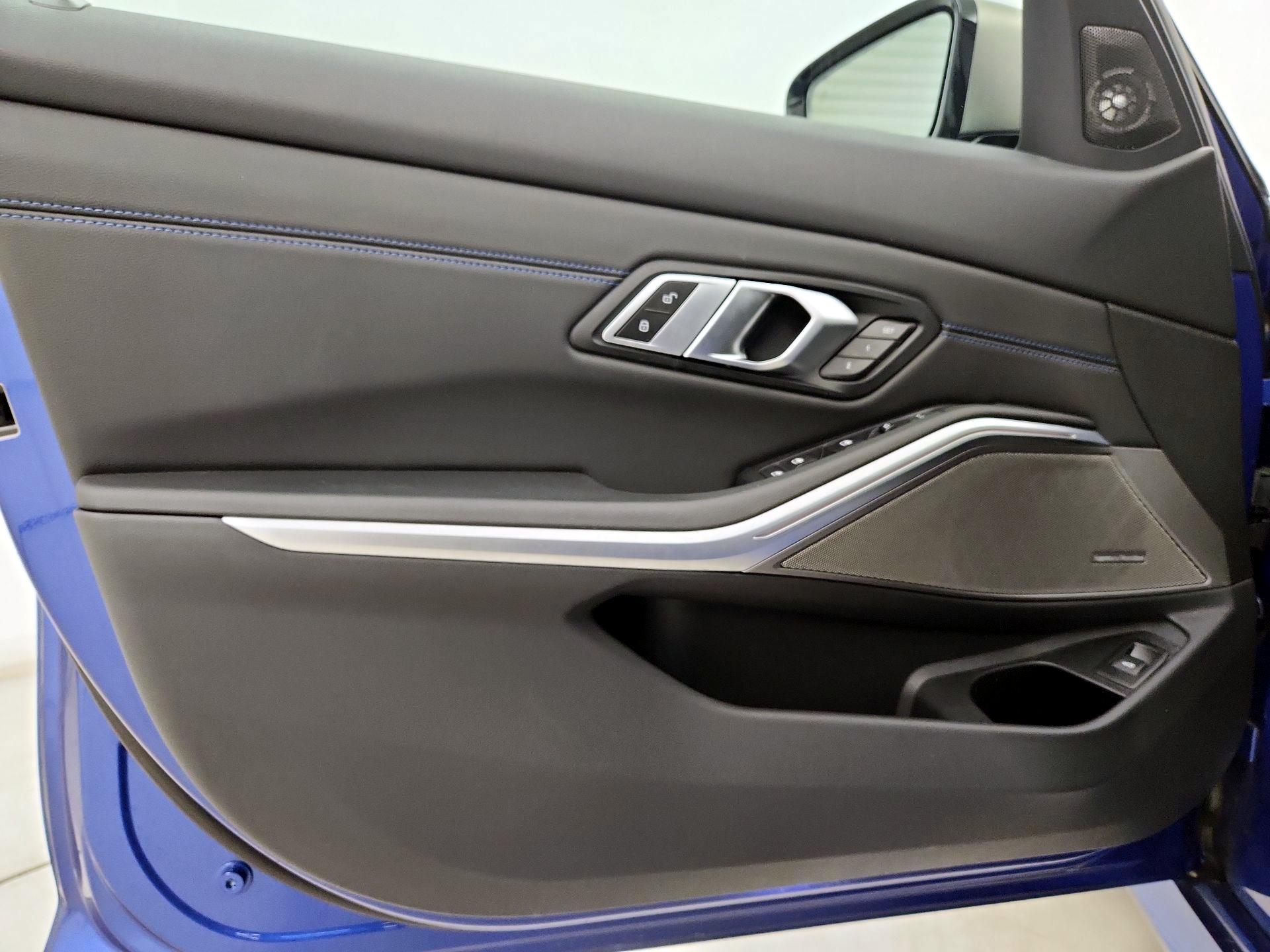 Thumbnail: 2022 BMW 3 Series - 12