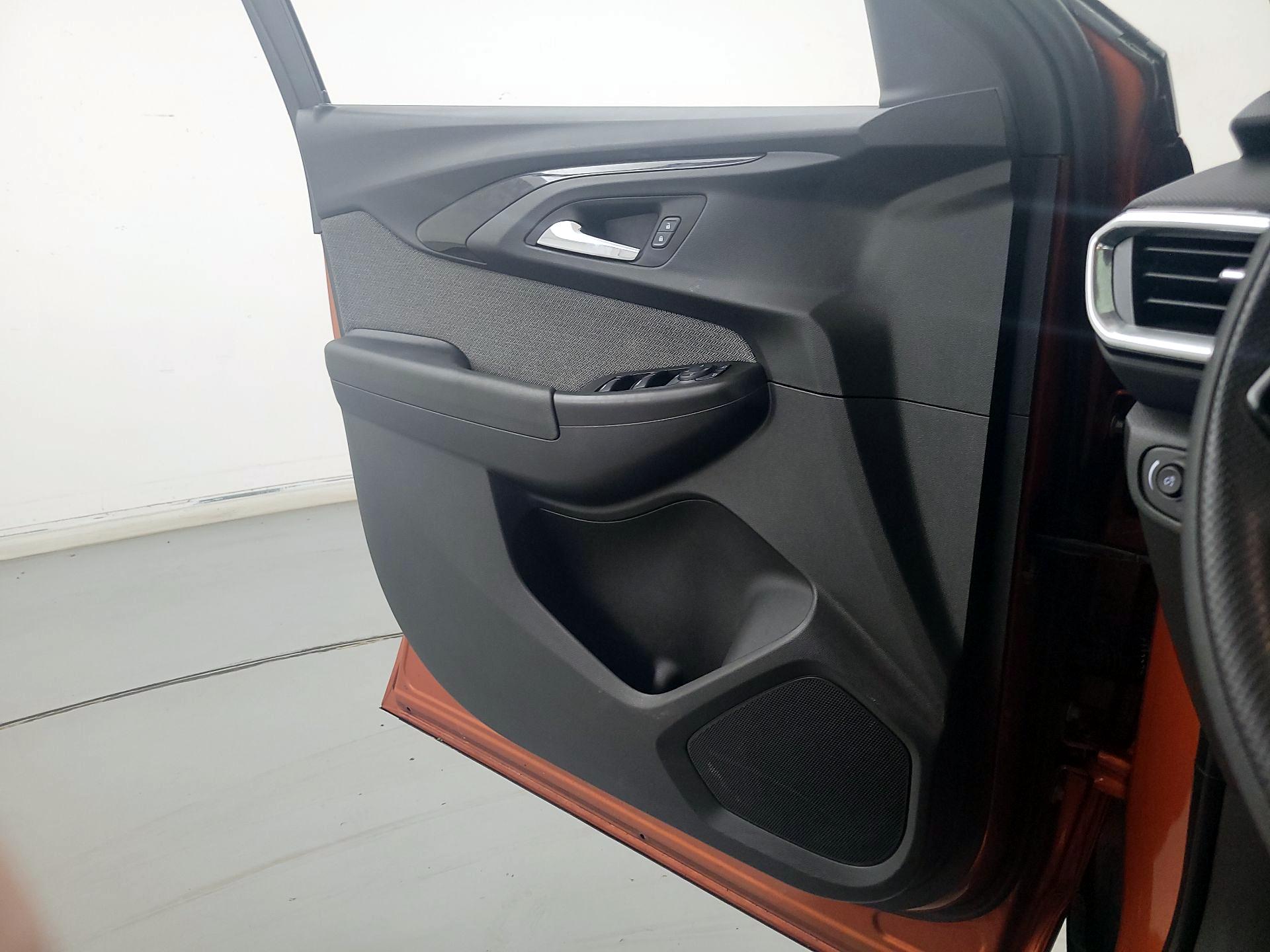 Thumbnail: 2022 Chevrolet TrailBlazer - 12