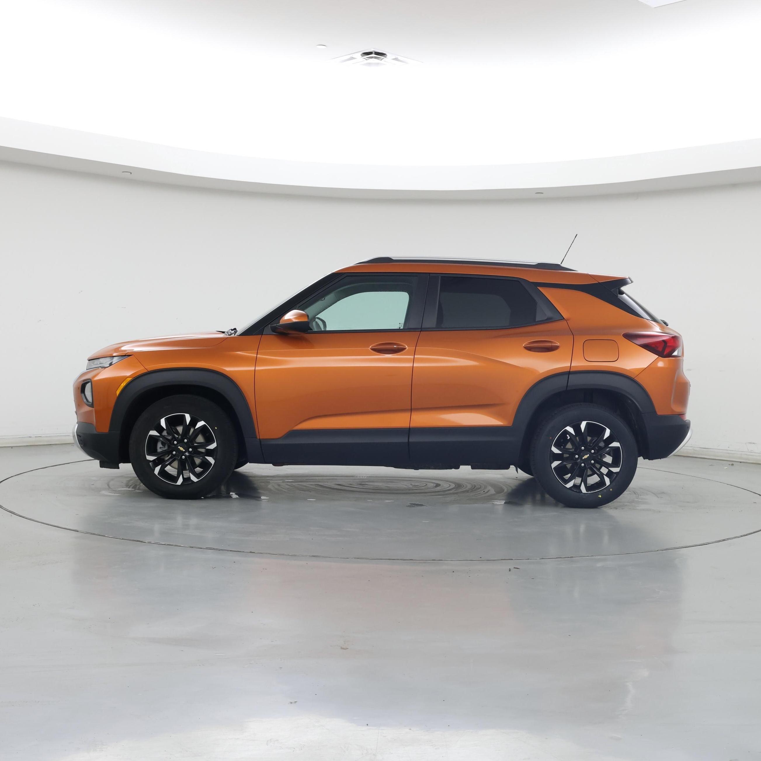 Thumbnail: 2022 Chevrolet TrailBlazer - 3
