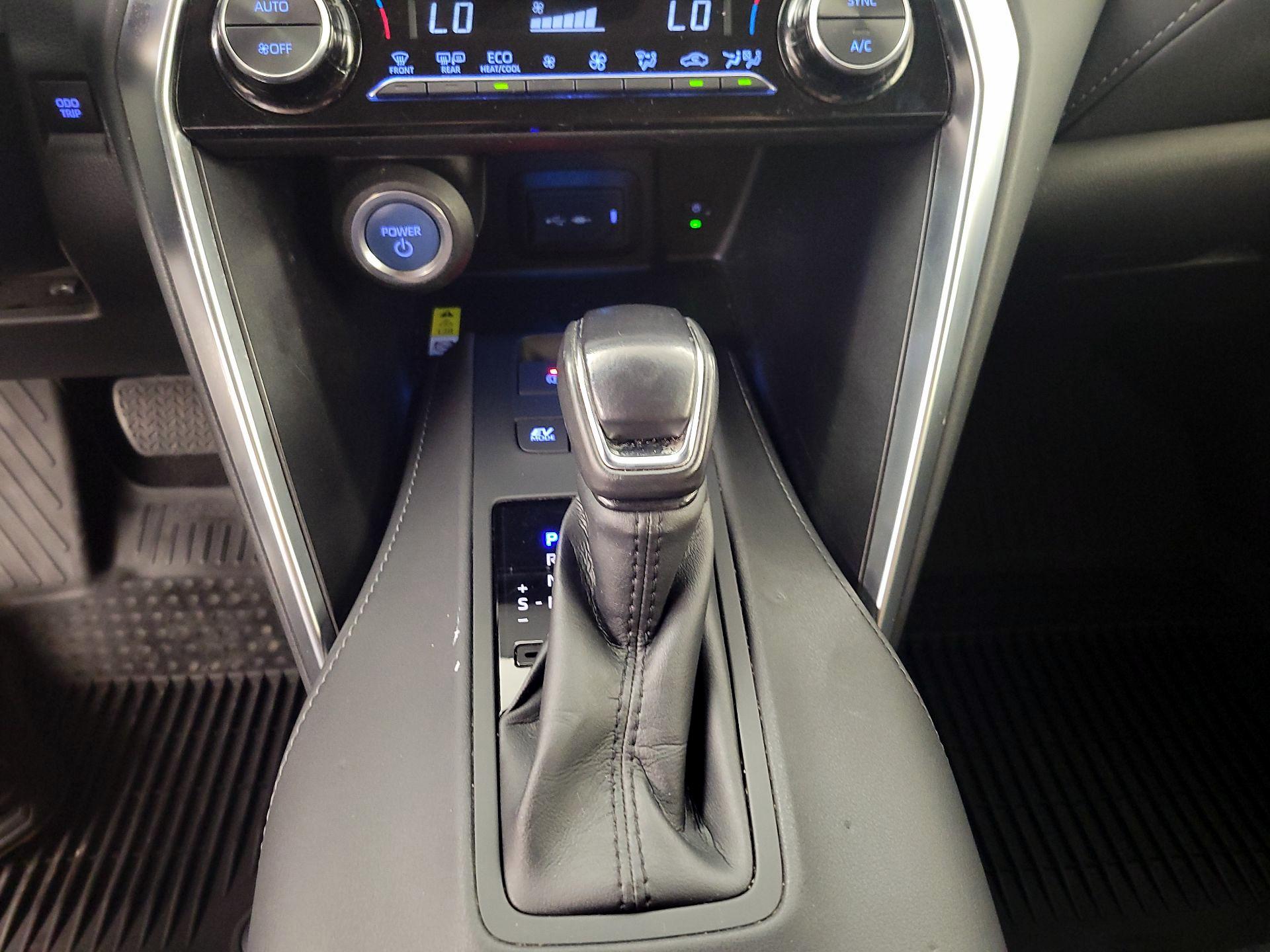 Thumbnail: 2022 Toyota Venza - 17