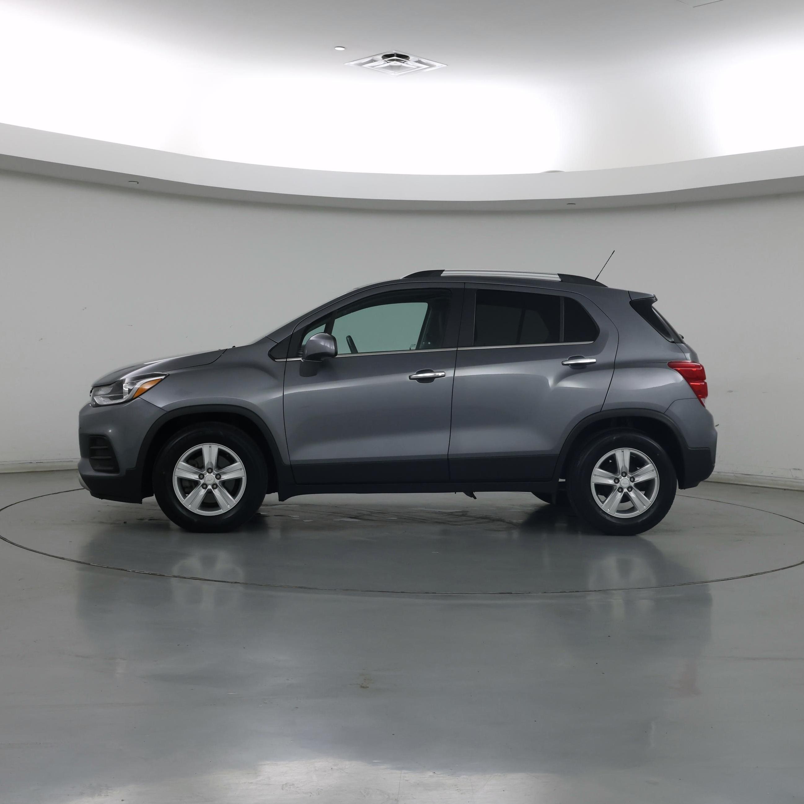 Thumbnail: 2020 Chevrolet Trax - 3