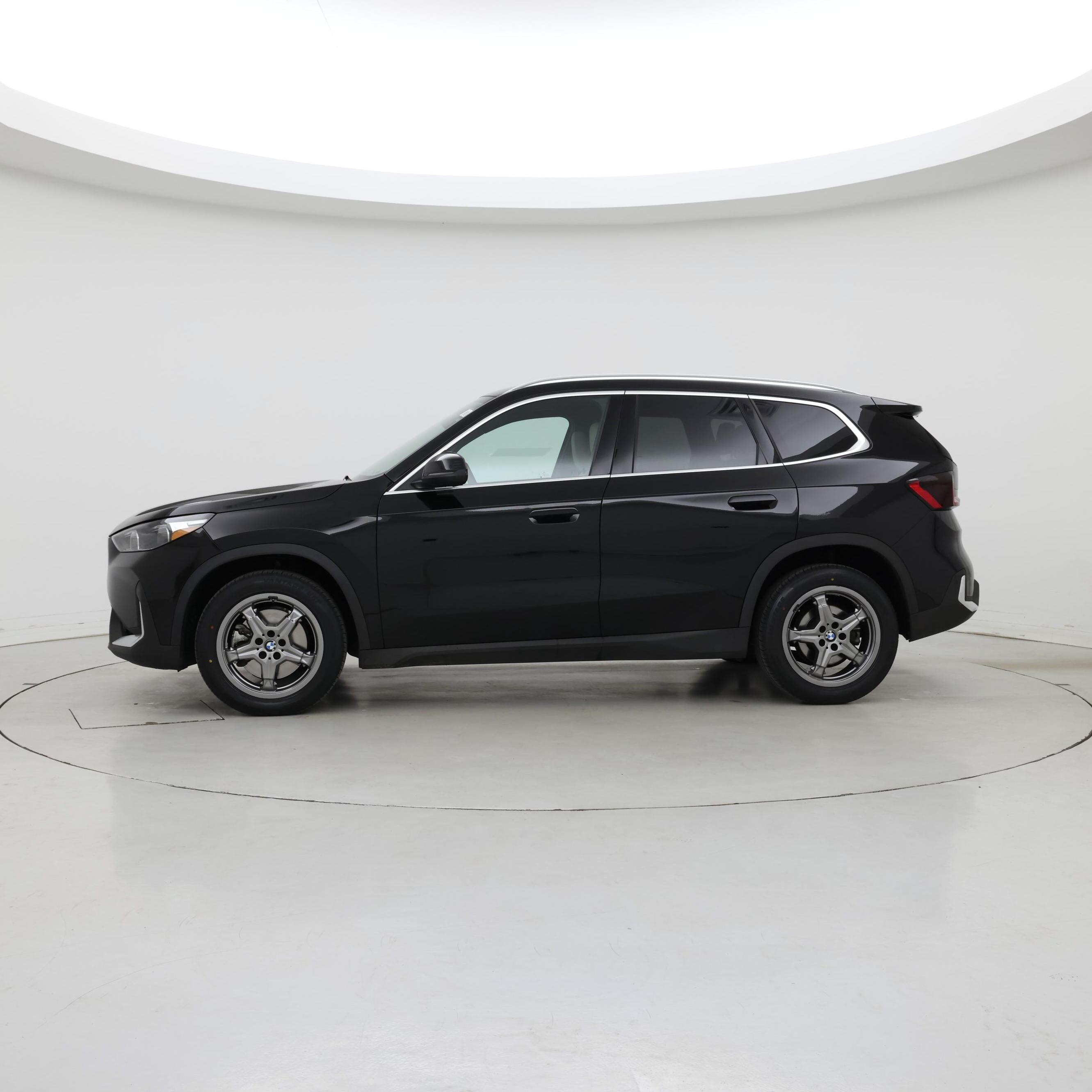 Thumbnail: 2023 BMW X1 - 3