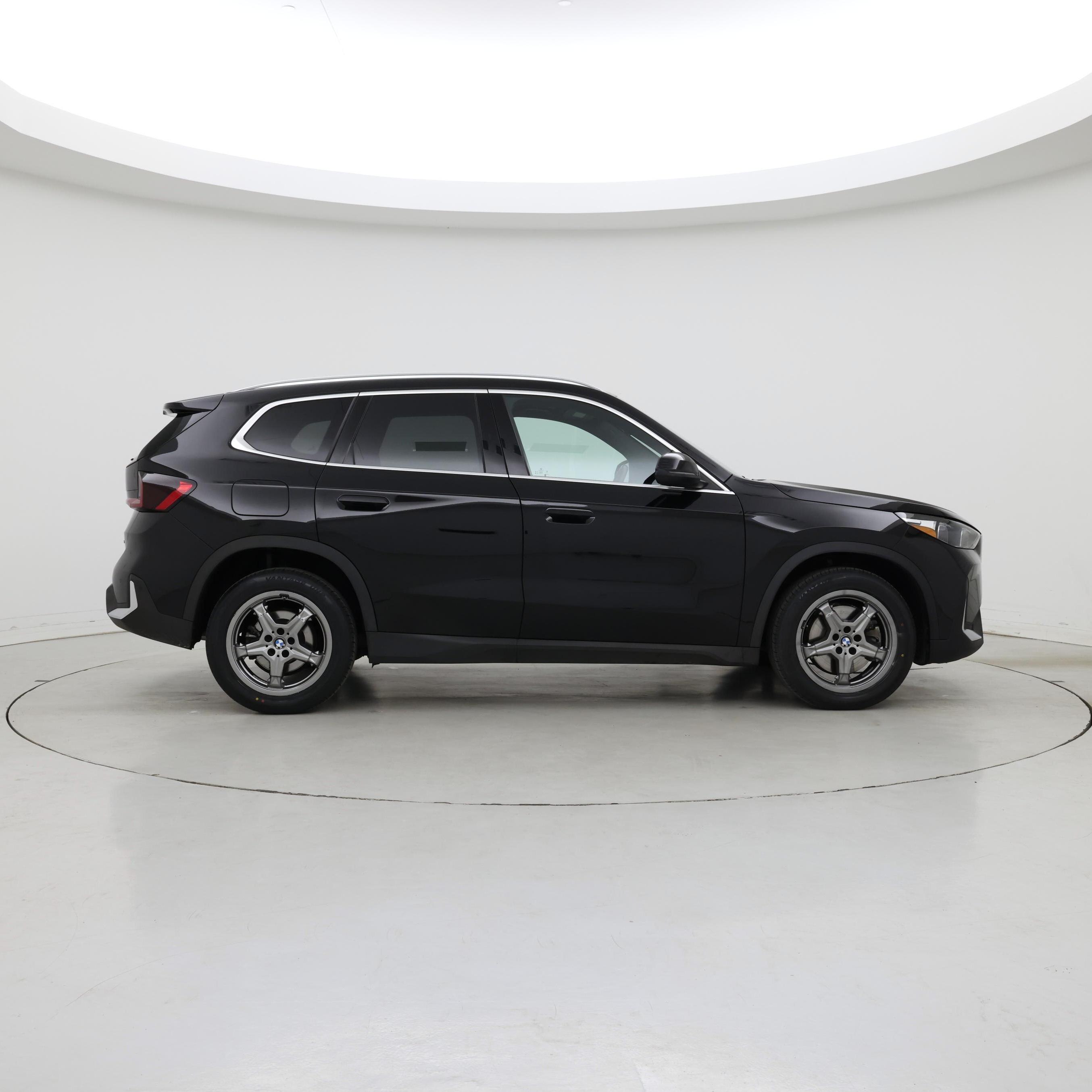 Thumbnail: 2023 BMW X1 - 7