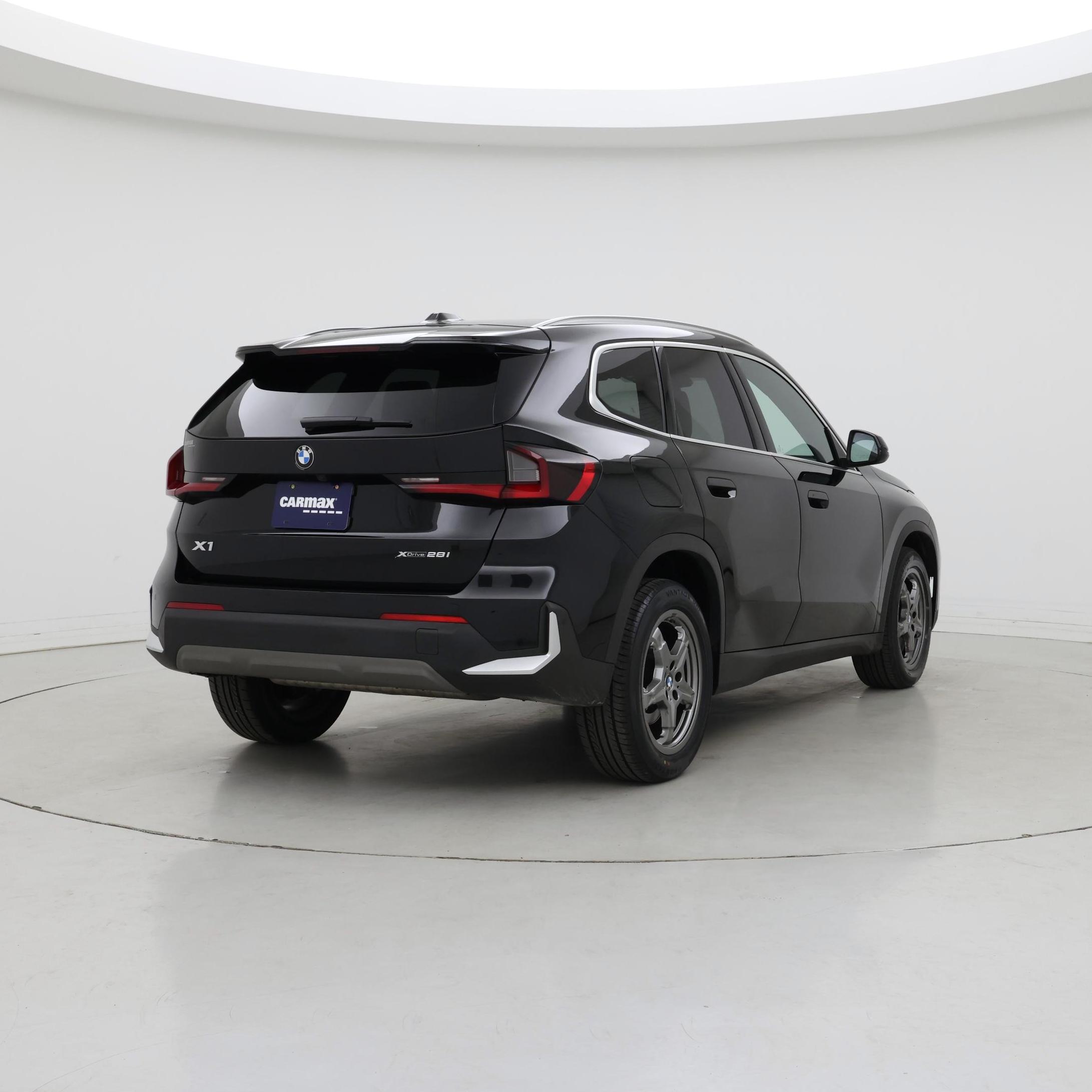 Thumbnail: 2023 BMW X1 - 8
