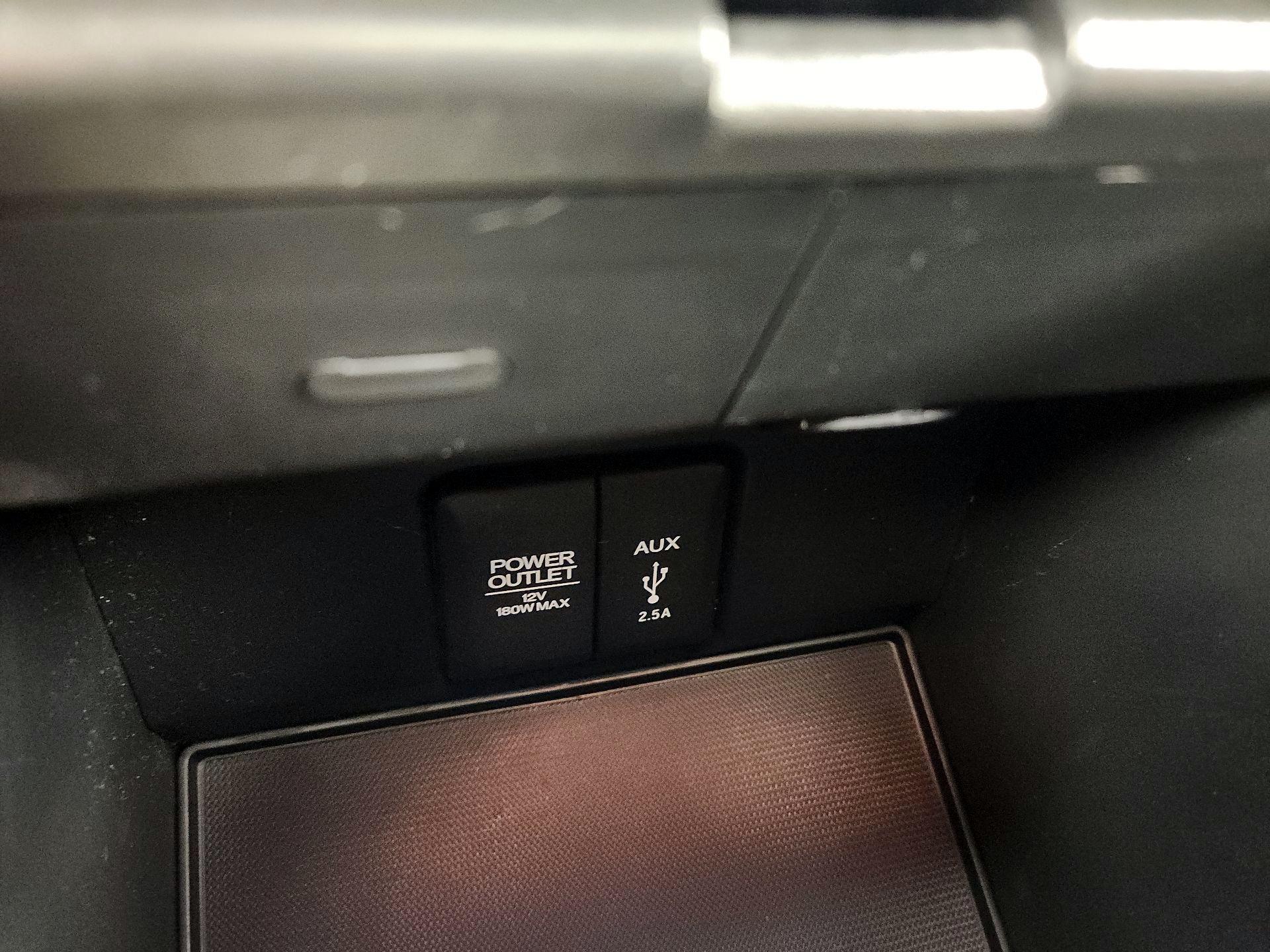 Thumbnail: 2016 Honda Pilot - 18