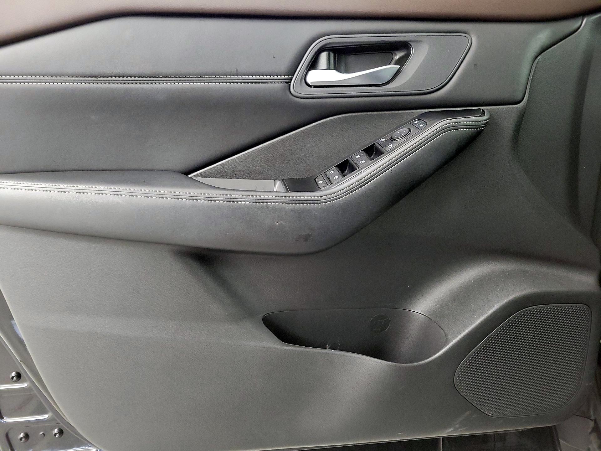 Thumbnail: 2023 Nissan Rogue - 12