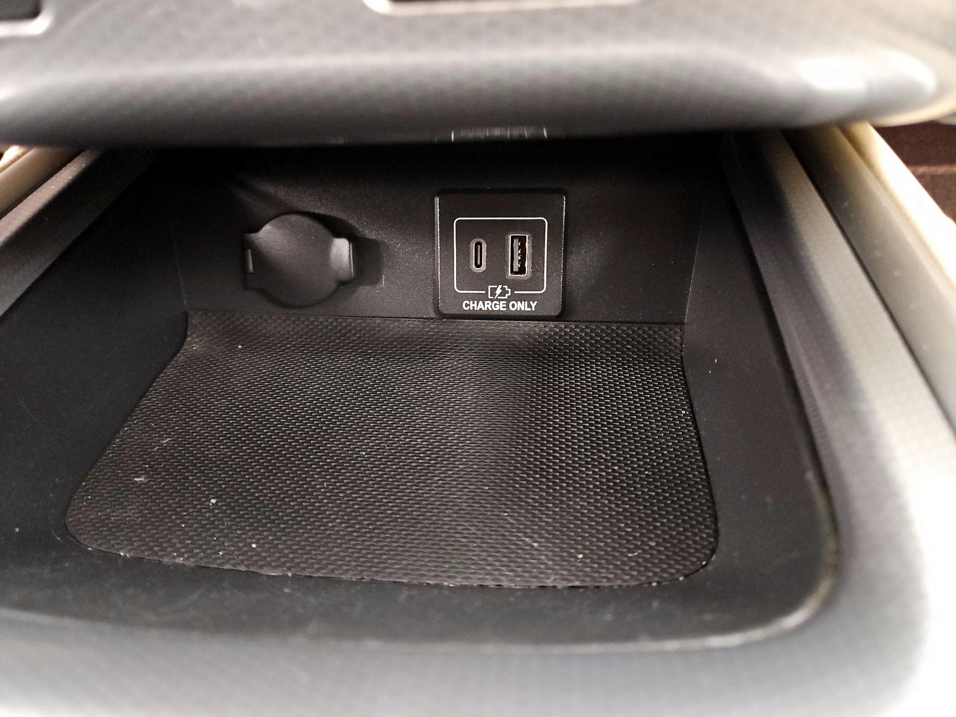 Thumbnail: 2019 Nissan Pathfinder - 19