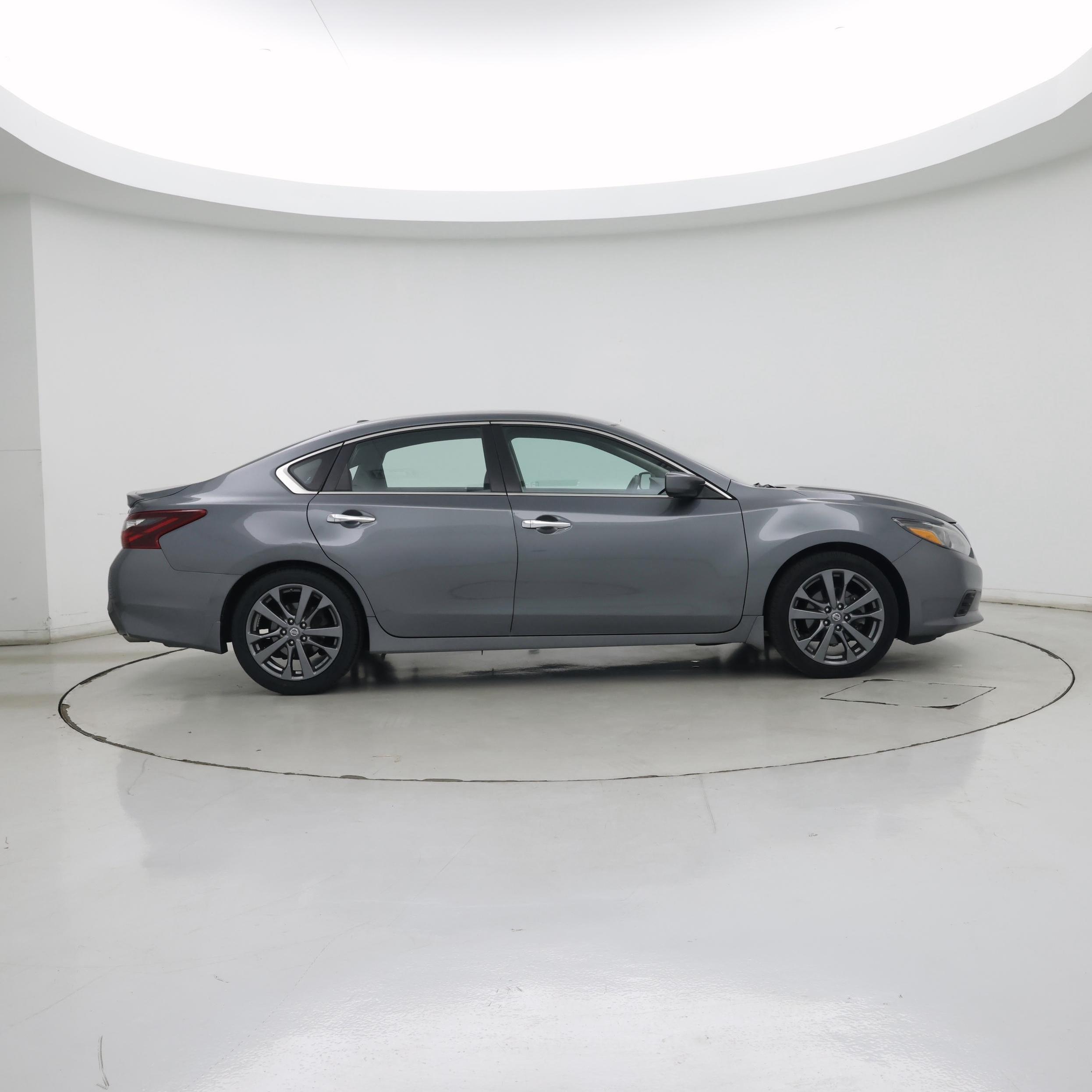 Thumbnail: 2018 Nissan Altima - 7