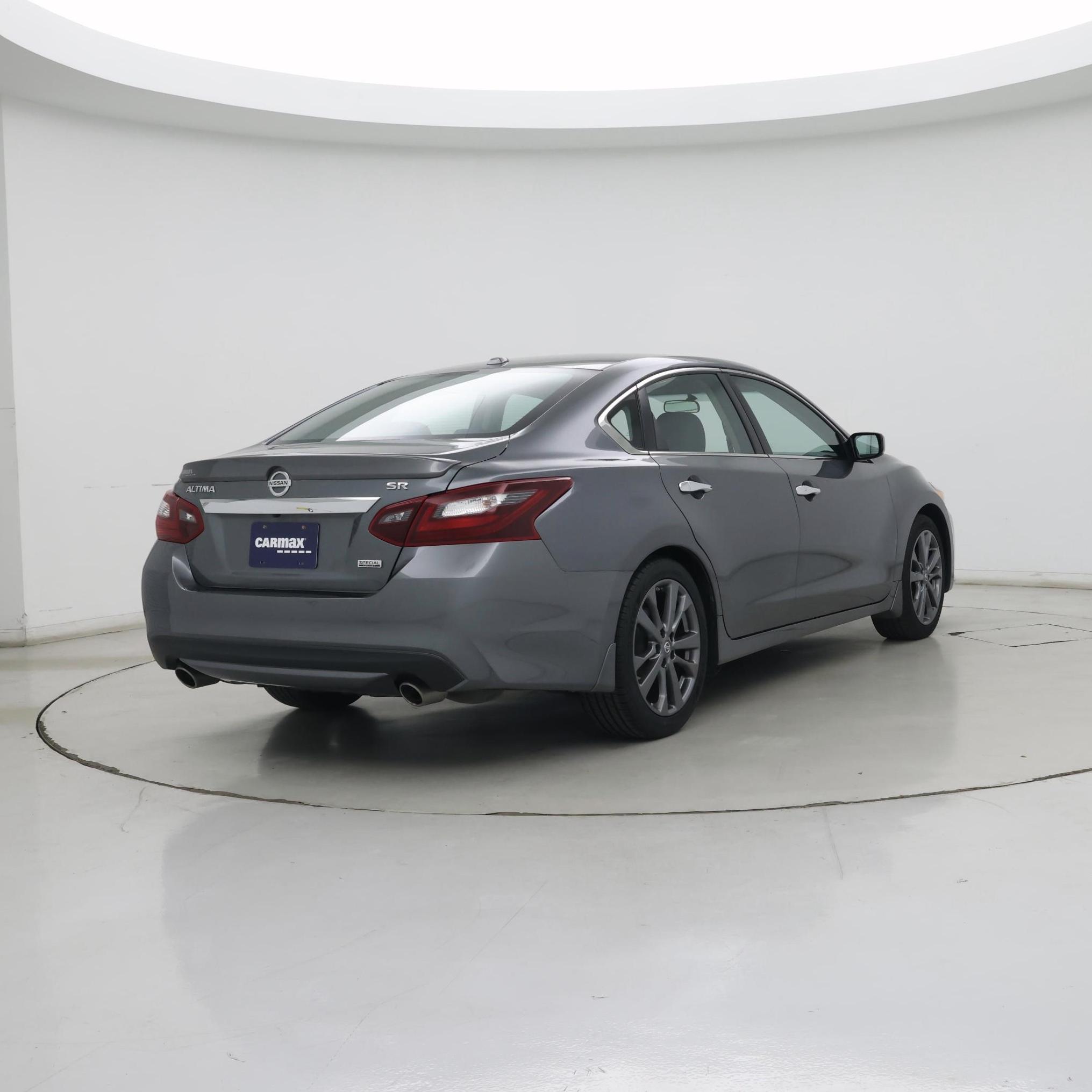 Thumbnail: 2018 Nissan Altima - 8