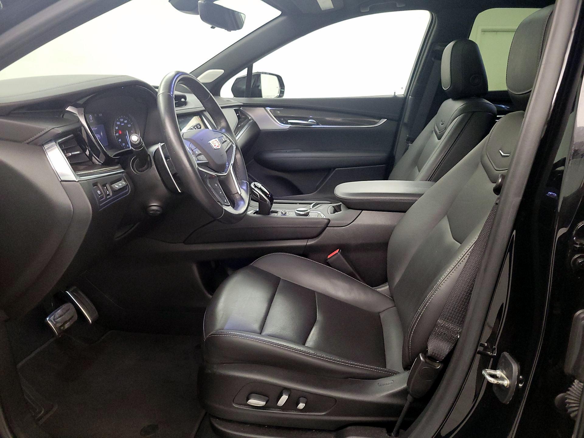 Thumbnail: 2021 Cadillac XT5 - 11