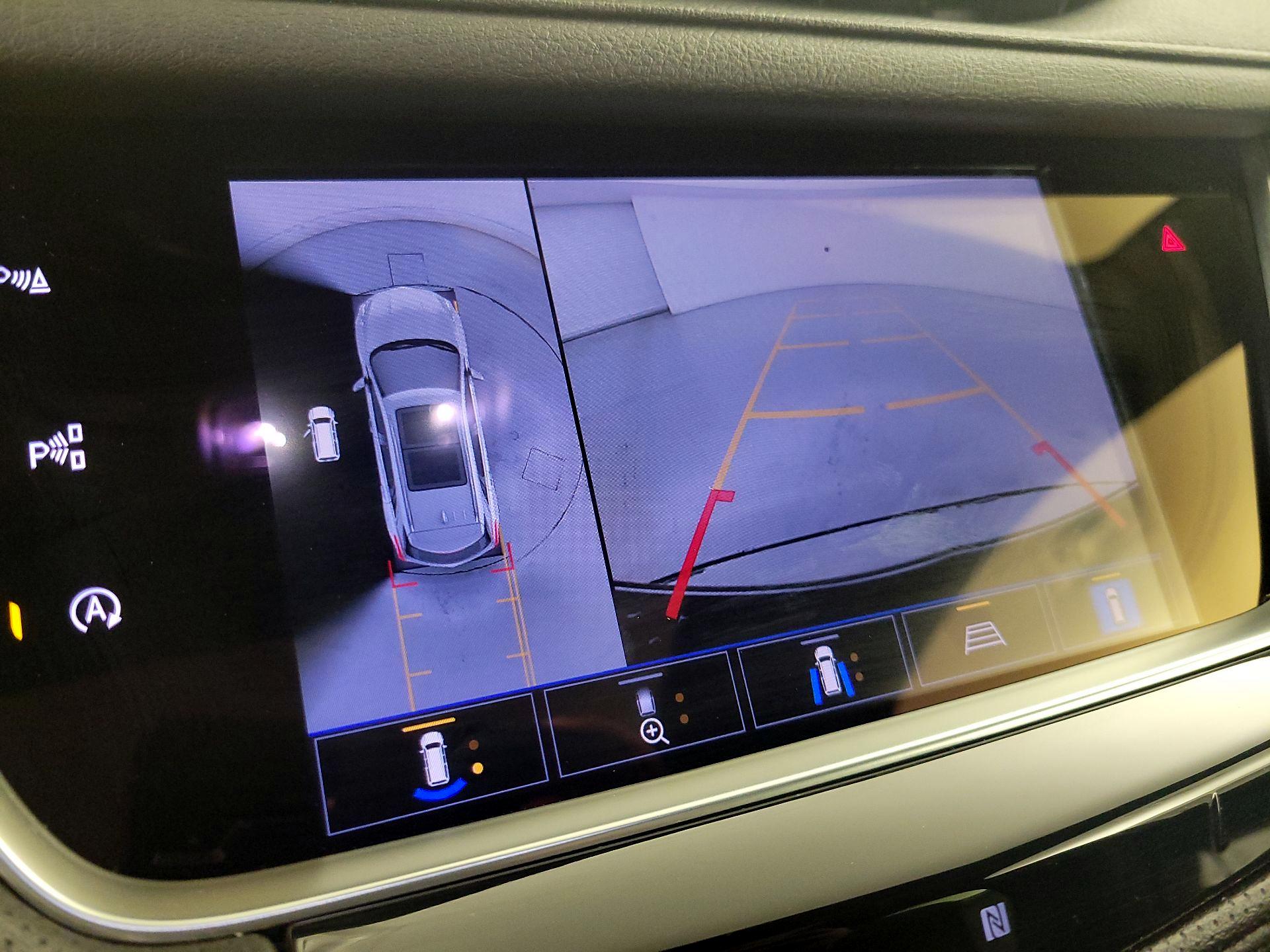 Thumbnail: 2021 Cadillac XT5 - 15