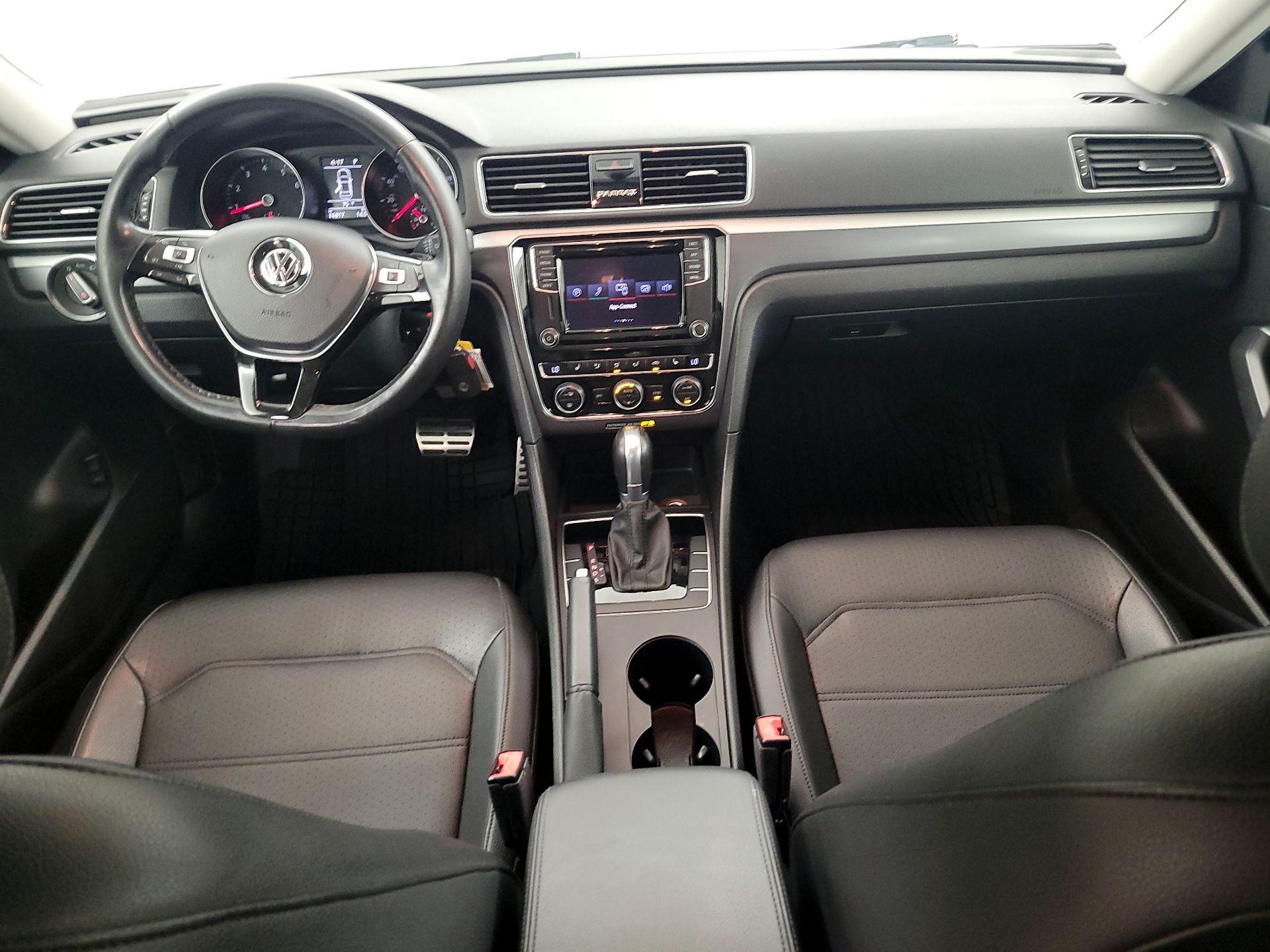 Thumbnail: 2018 Volkswagen Passat - 9