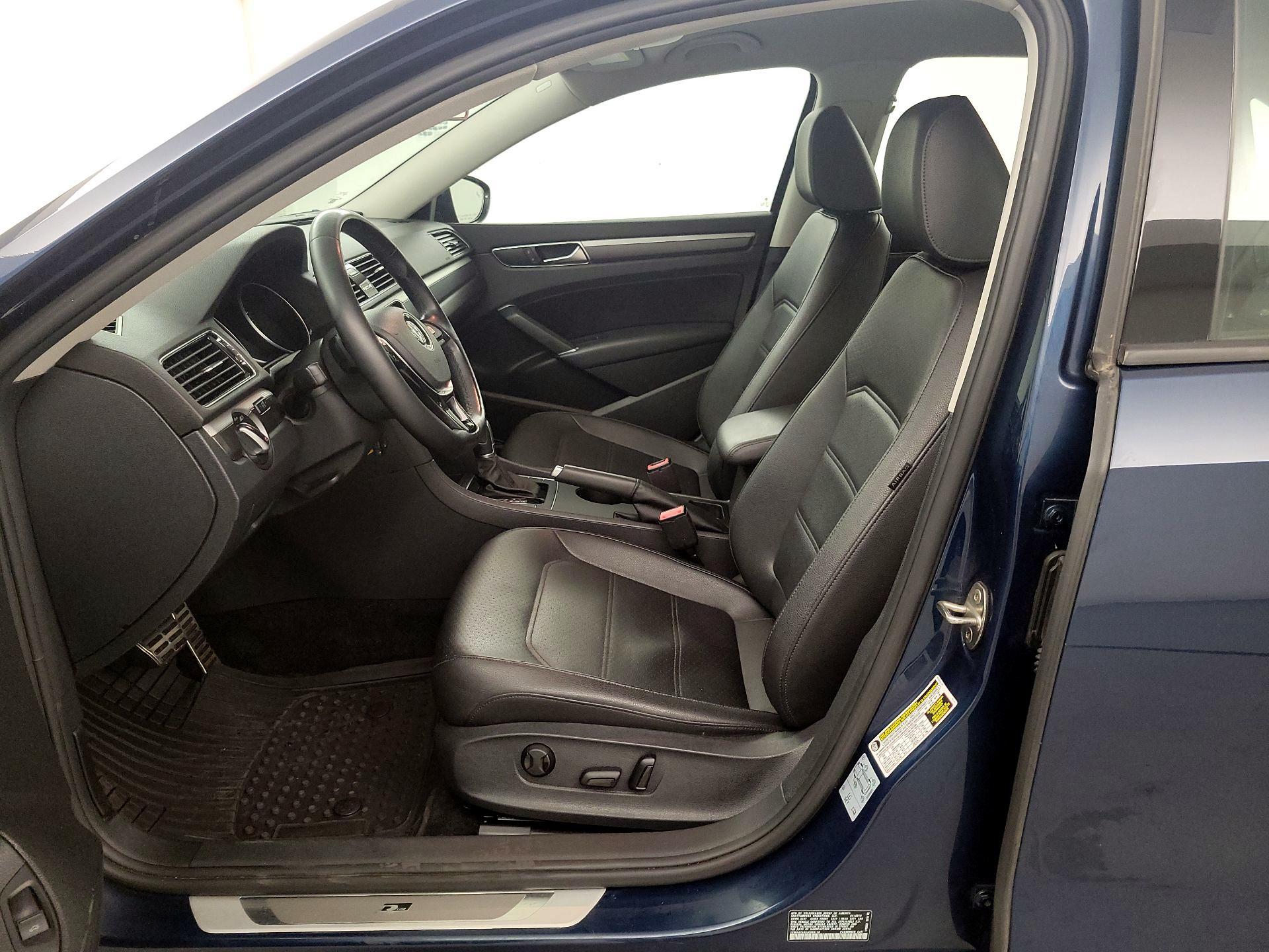 Thumbnail: 2018 Volkswagen Passat - 11