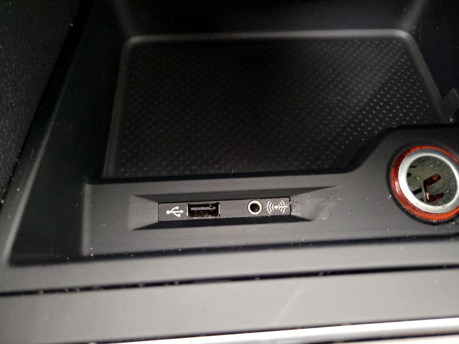 Thumbnail: 2018 Volkswagen Passat - 18