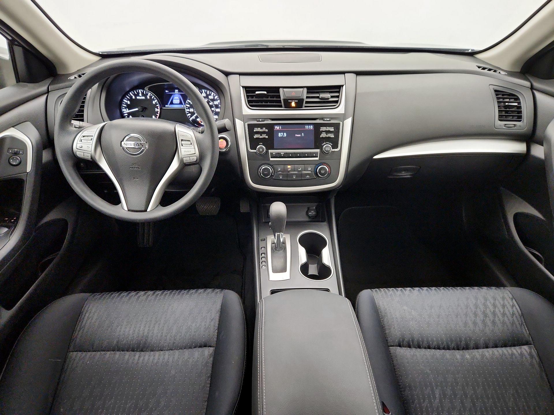 Thumbnail: 2017 Nissan Altima - 9