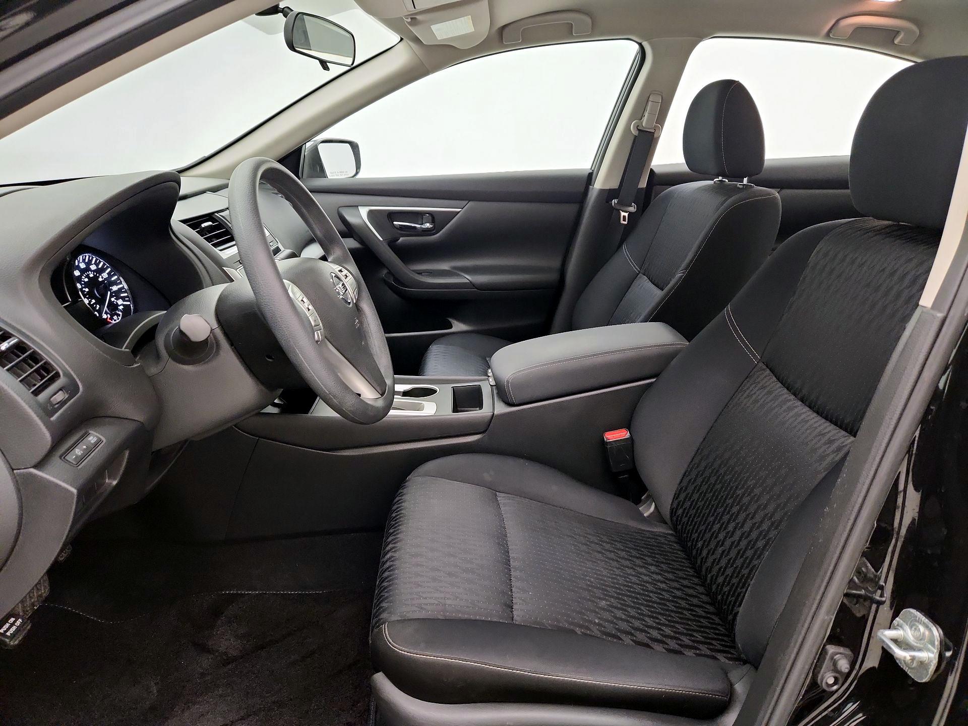 Thumbnail: 2017 Nissan Altima - 11