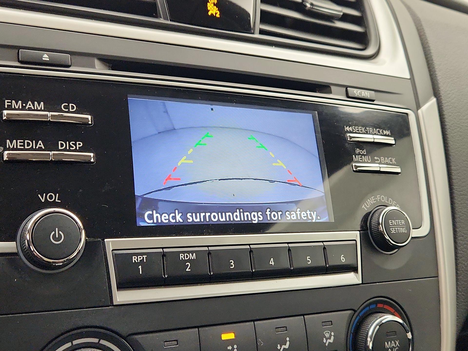 Thumbnail: 2017 Nissan Altima - 14