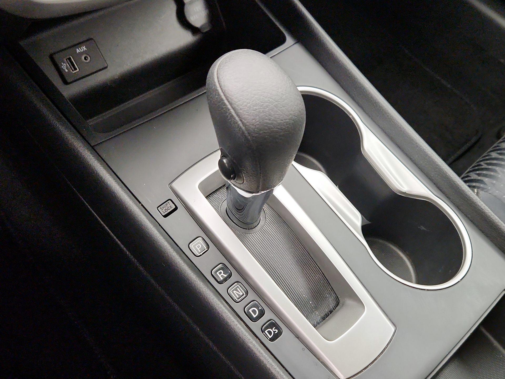 Thumbnail: 2017 Nissan Altima - 17