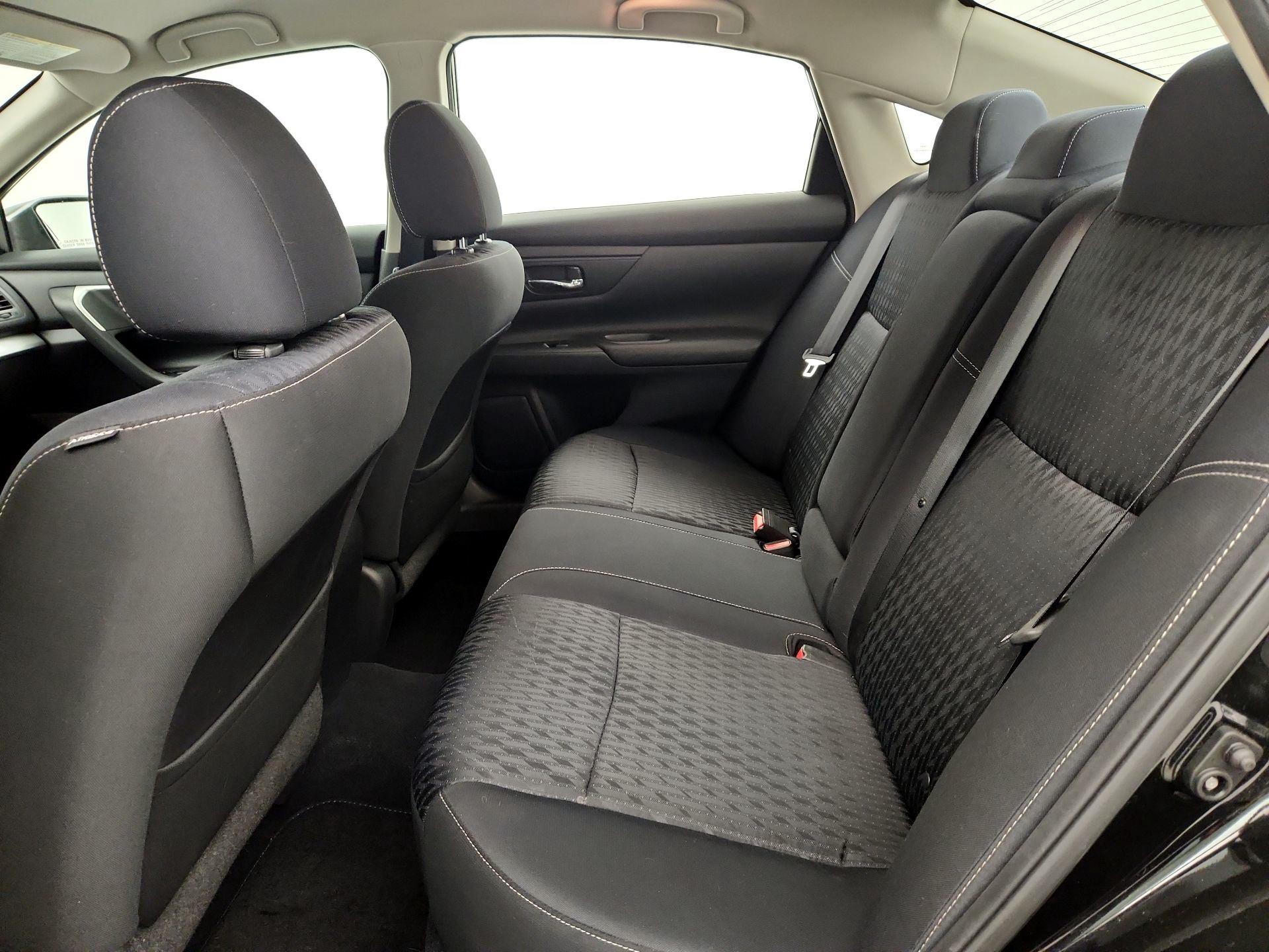 Thumbnail: 2017 Nissan Altima - 19