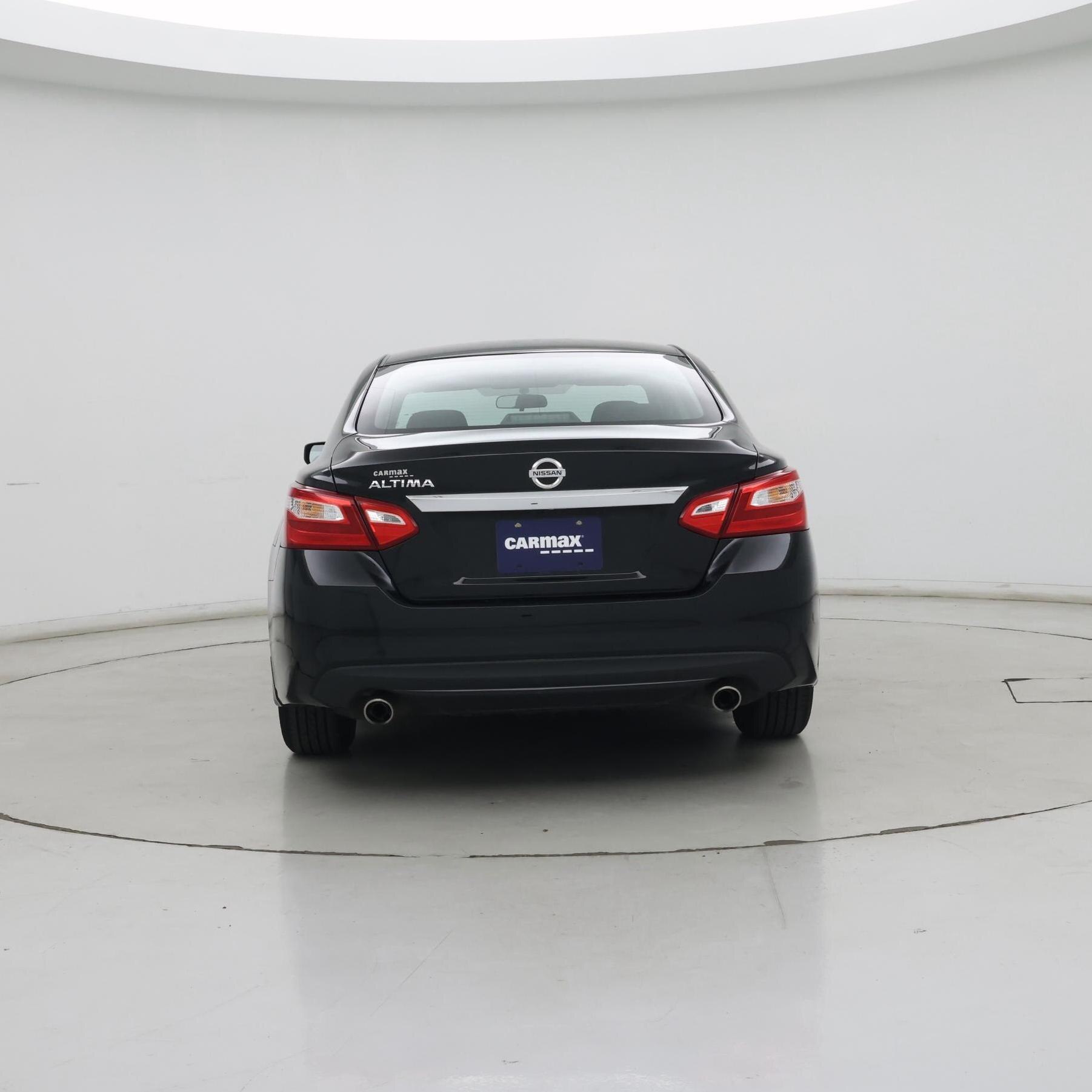 Thumbnail: 2017 Nissan Altima - 6