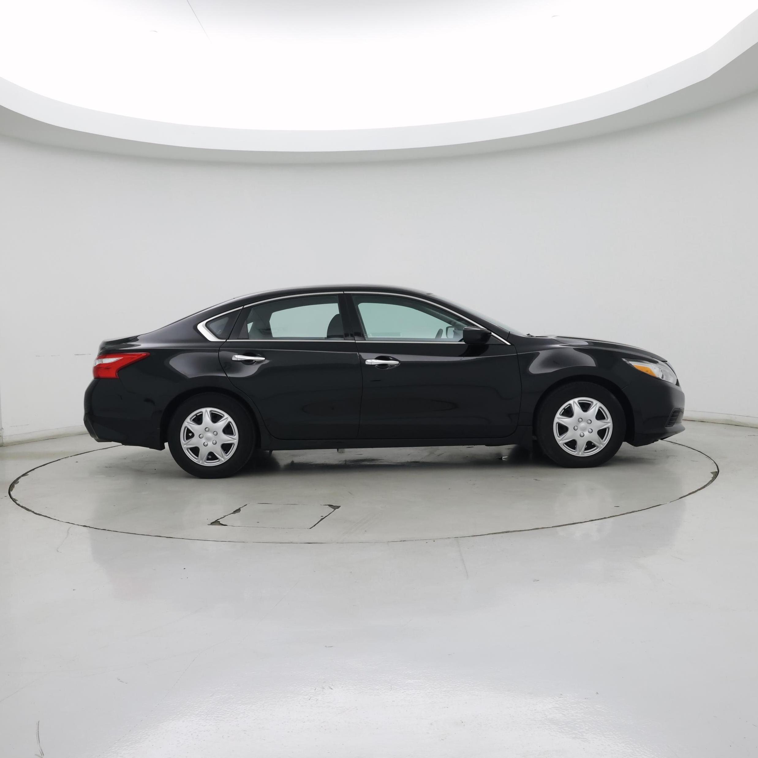 Thumbnail: 2017 Nissan Altima - 7