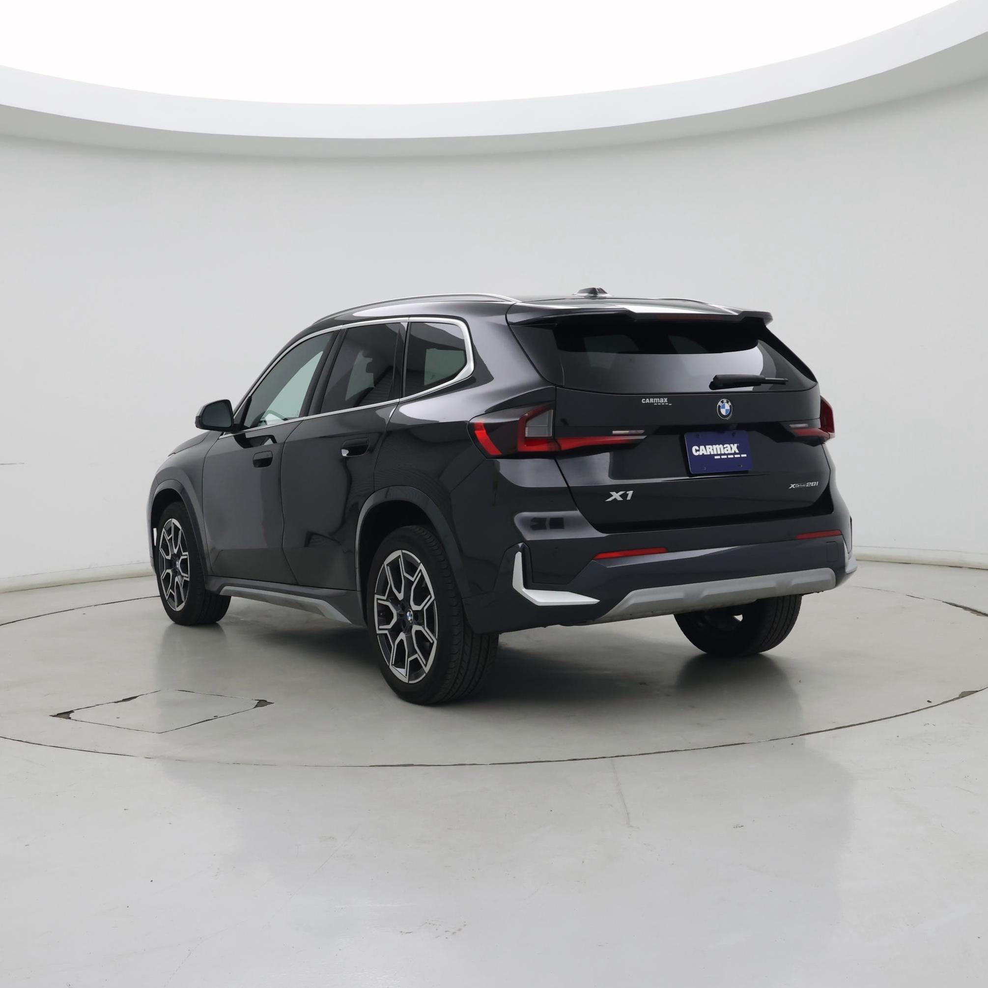 Thumbnail: 2023 BMW X1 - 2