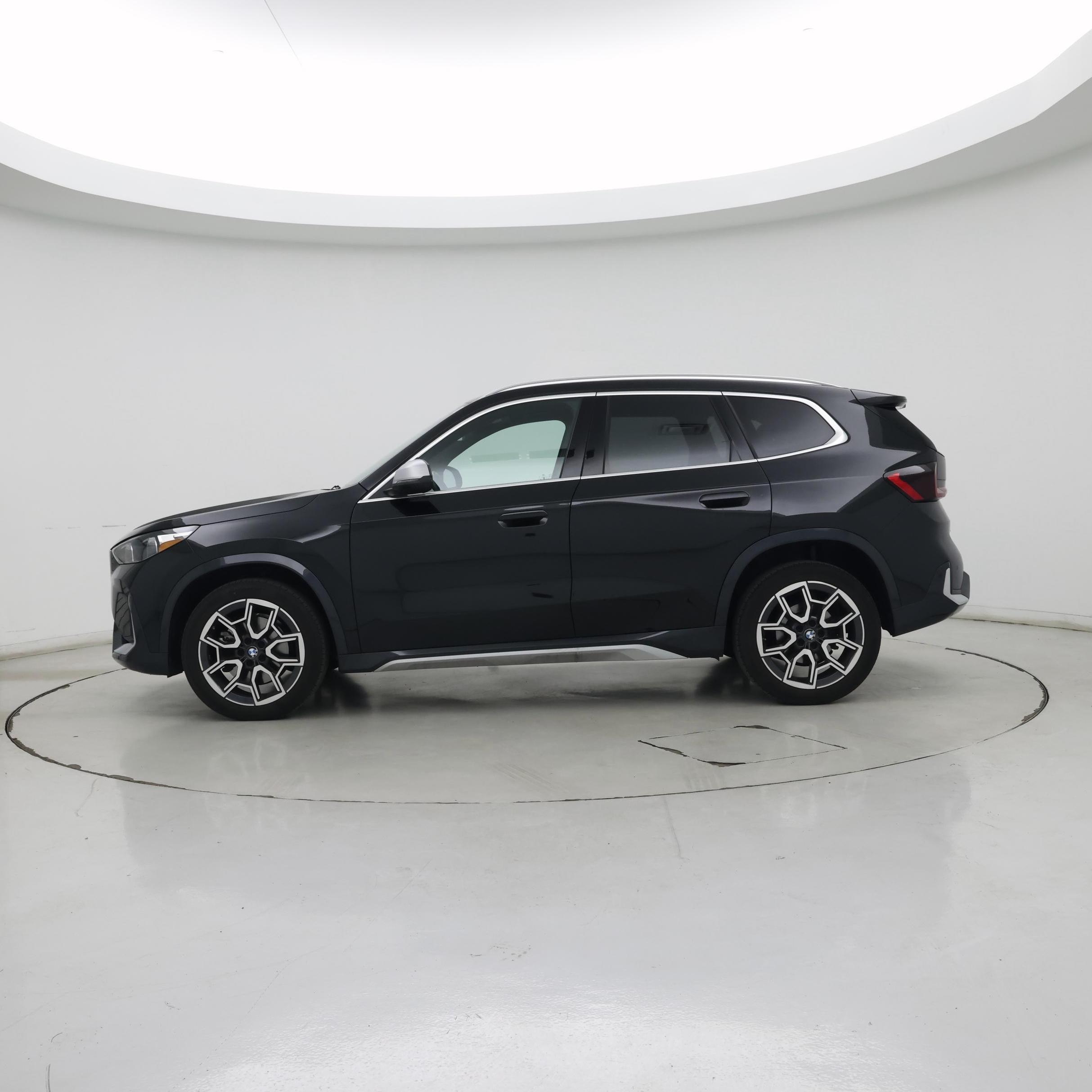 Thumbnail: 2023 BMW X1 - 3
