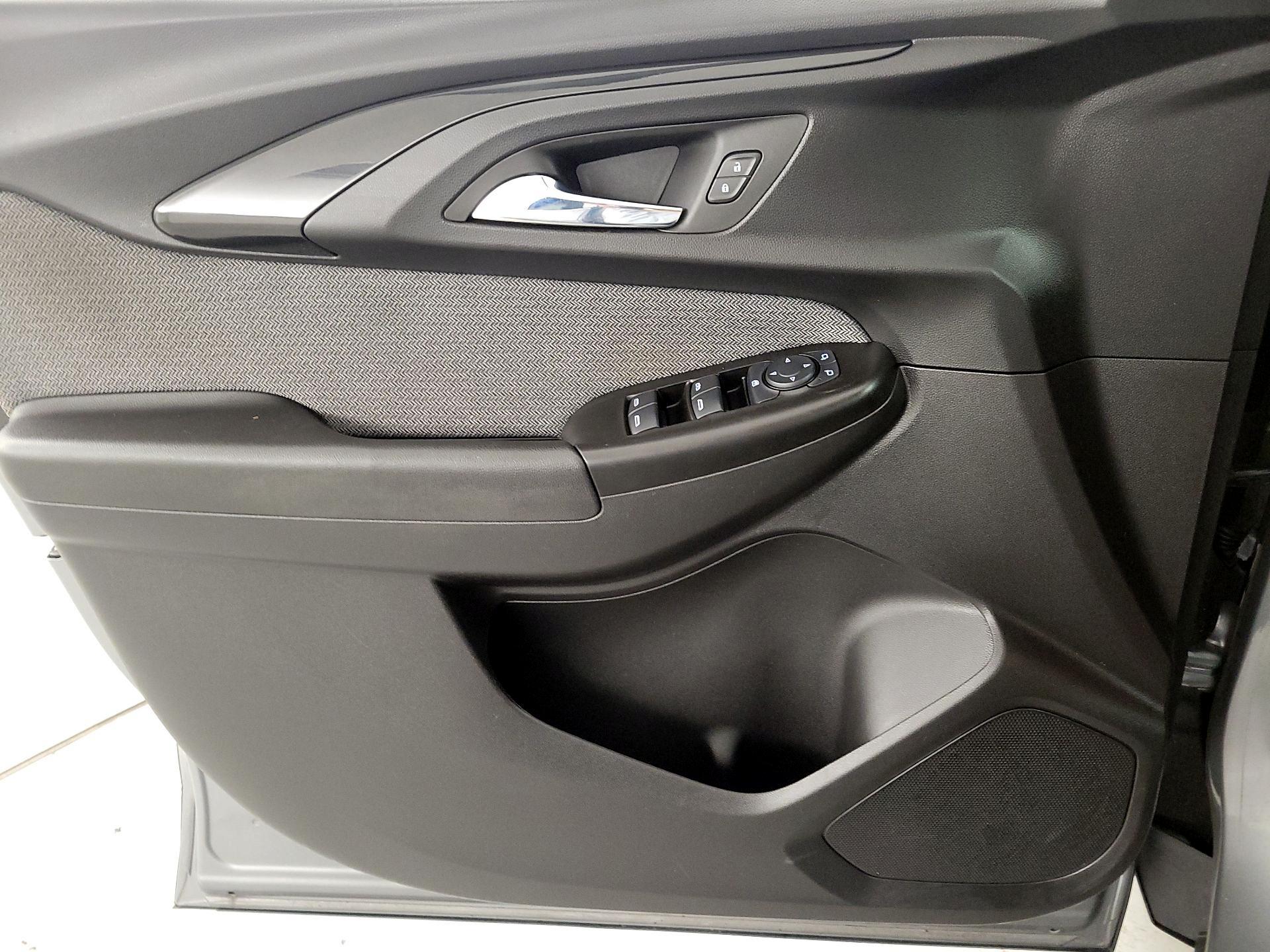 Thumbnail: 2023 Chevrolet TrailBlazer - 12