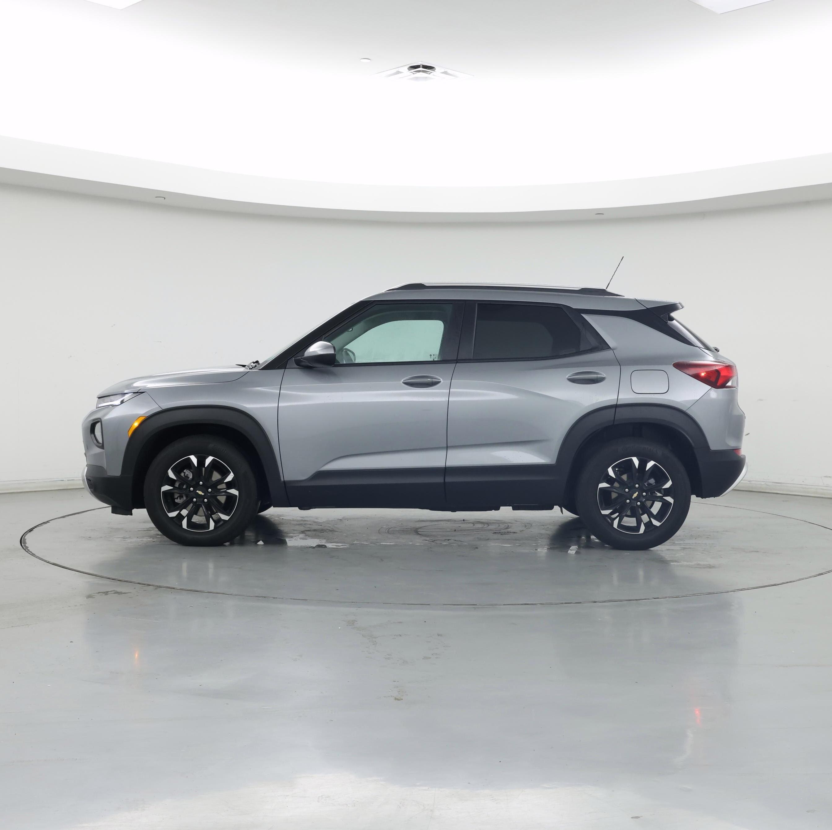 Thumbnail: 2023 Chevrolet TrailBlazer - 3