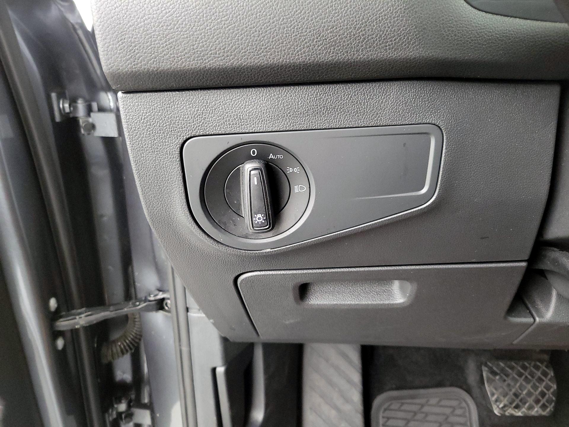 Thumbnail: 2022 Volkswagen Tiguan - 13