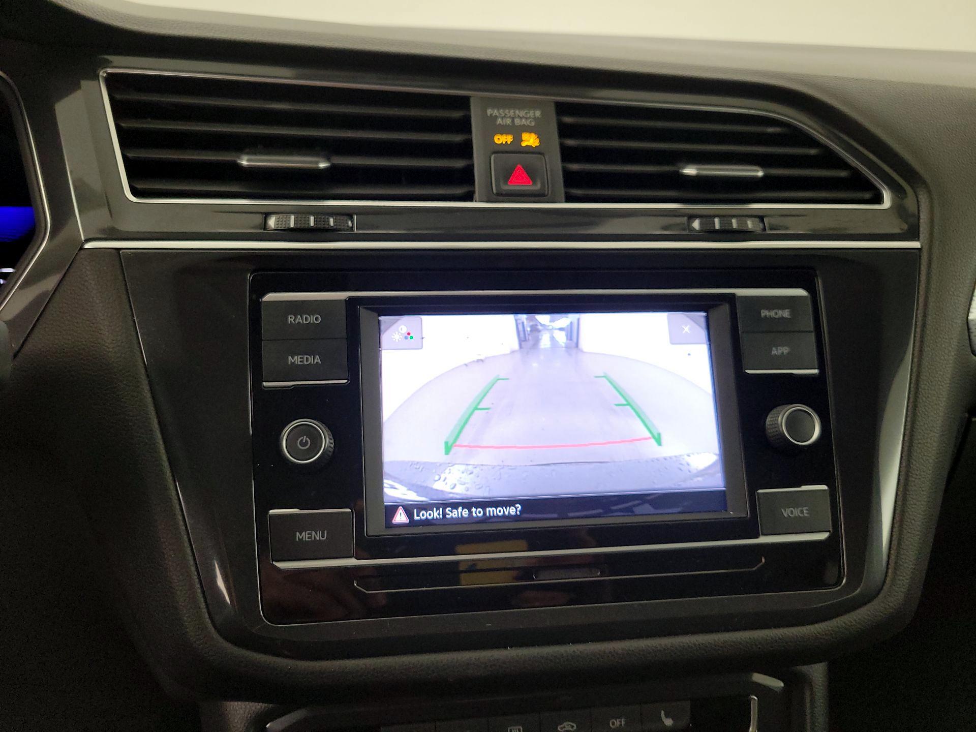 Thumbnail: 2022 Volkswagen Tiguan - 14