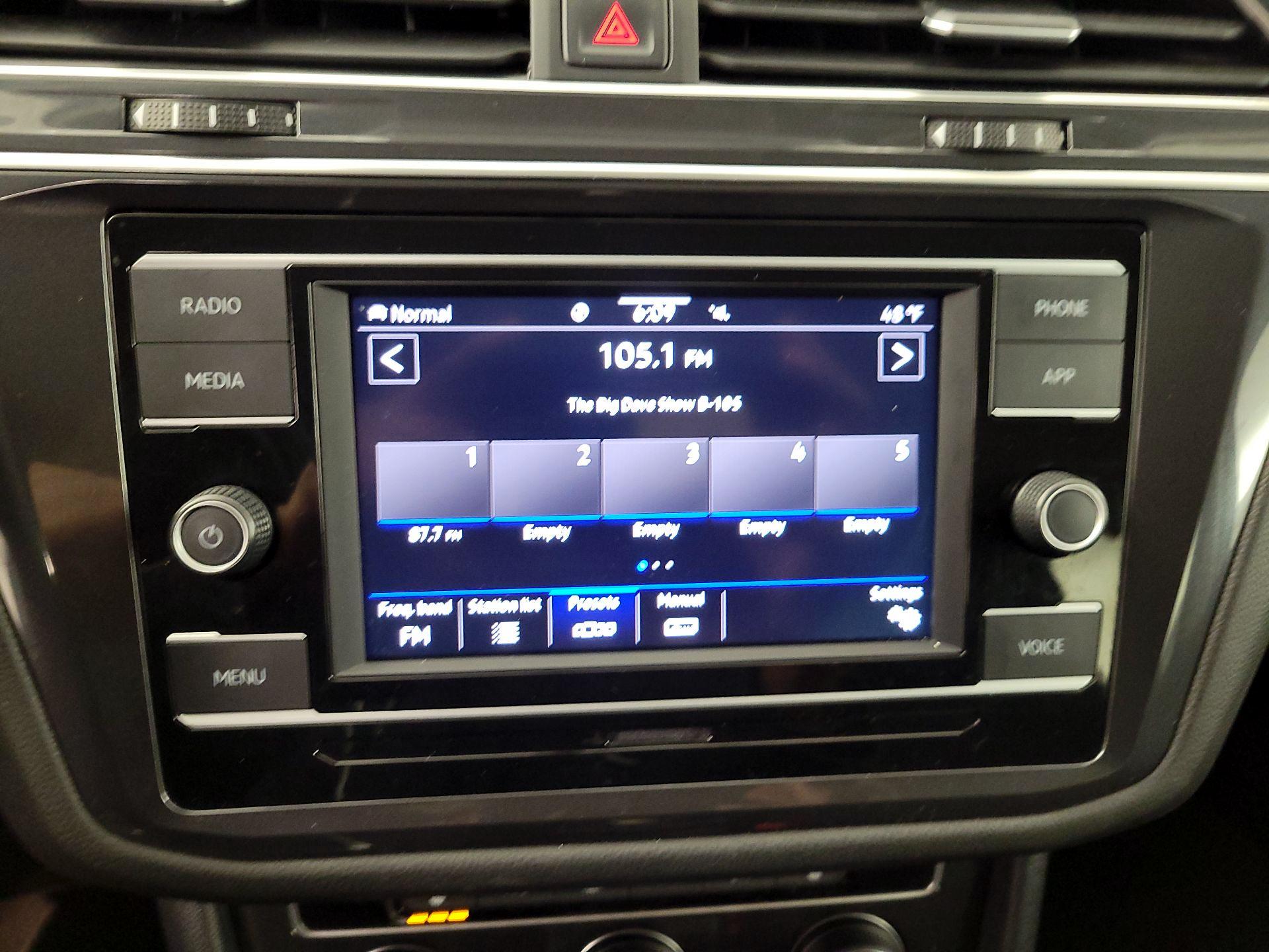 Thumbnail: 2022 Volkswagen Tiguan - 15