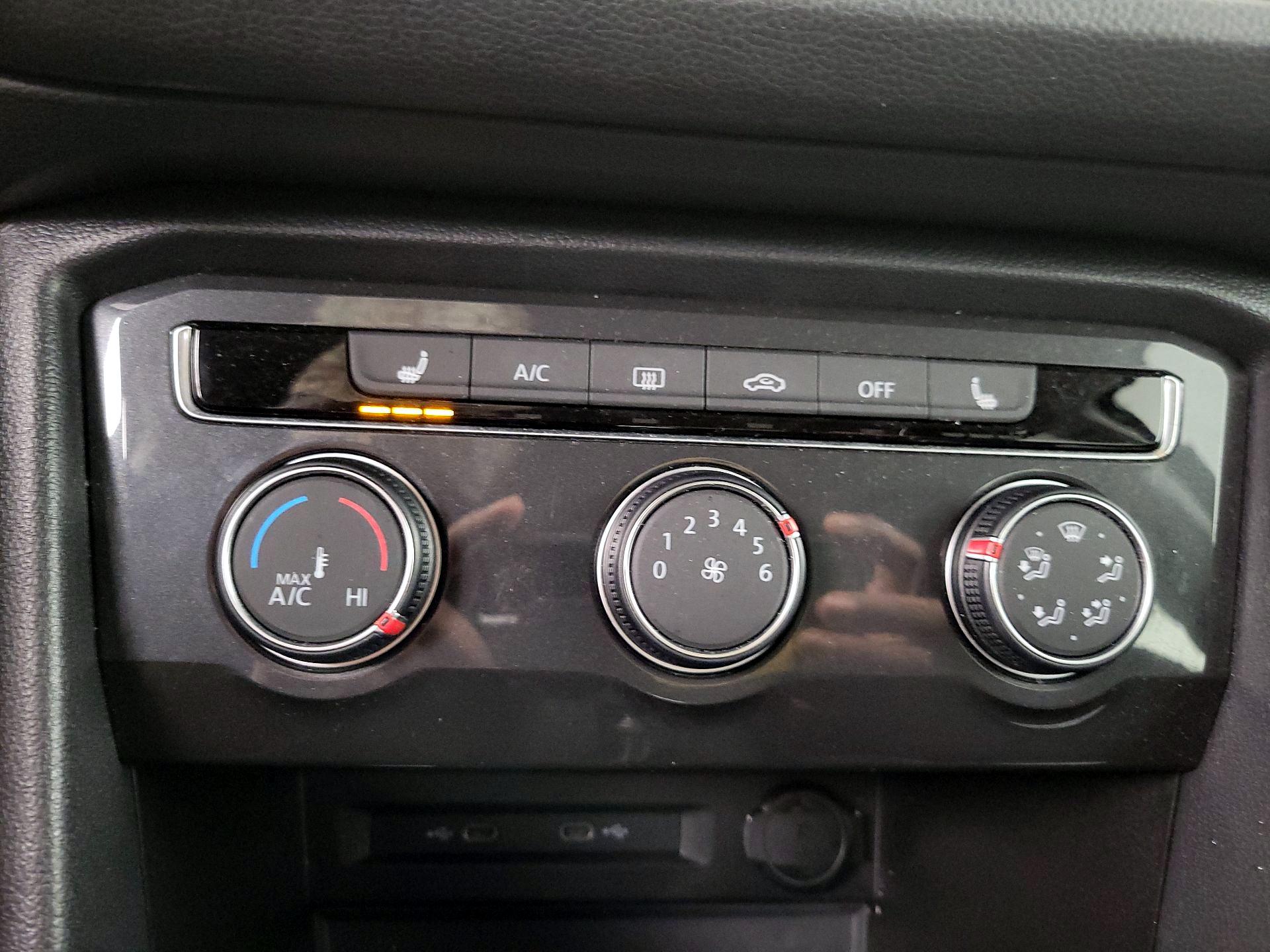 Thumbnail: 2022 Volkswagen Tiguan - 16