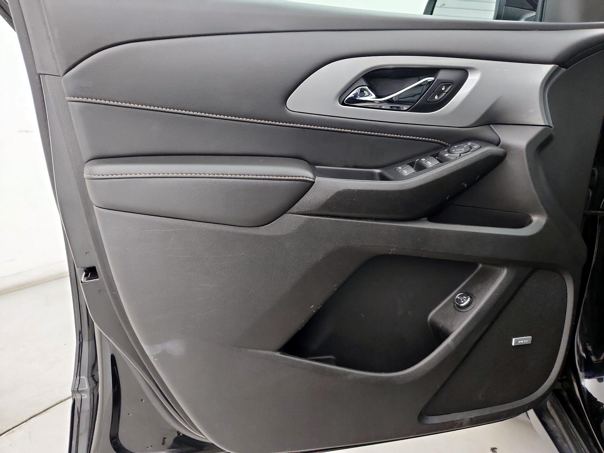 Thumbnail: 2021 Chevrolet Traverse - 12