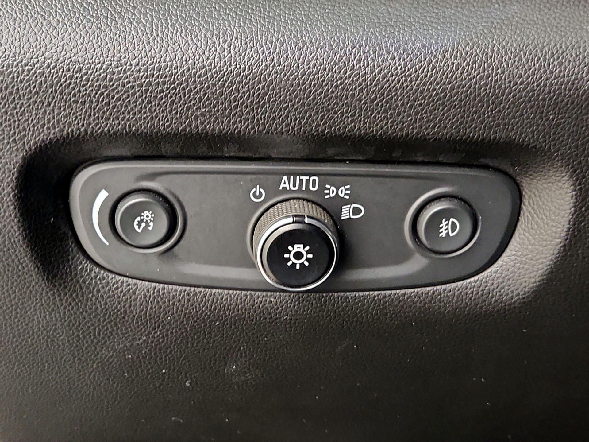 Thumbnail: 2021 Chevrolet Traverse - 13