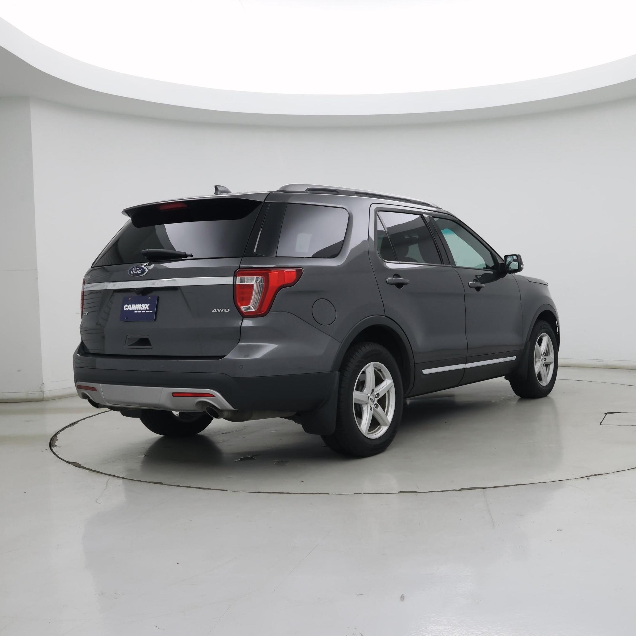 Thumbnail: 2017 Ford Explorer - 8