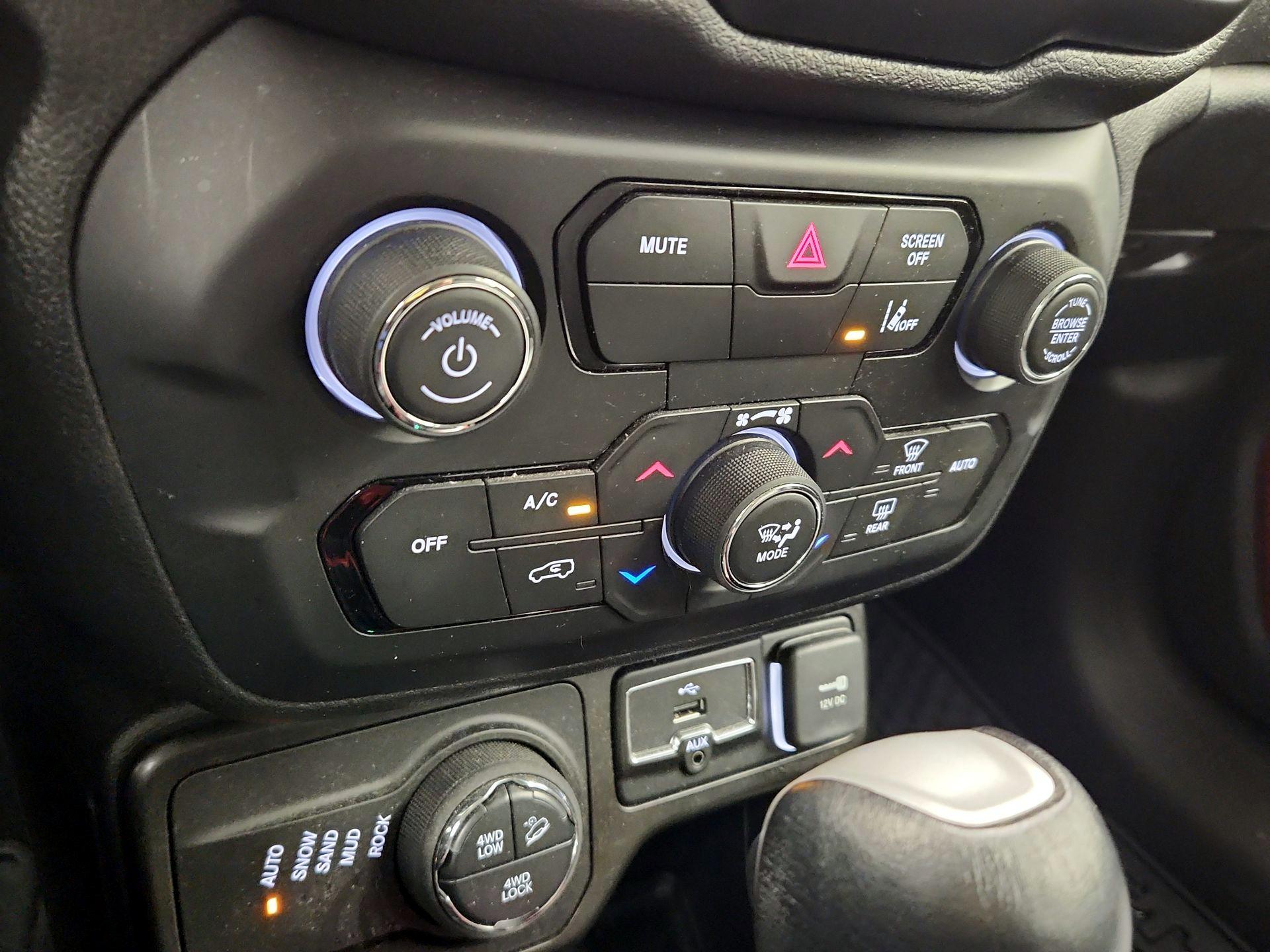 Thumbnail: 2021 Jeep Renegade - 17