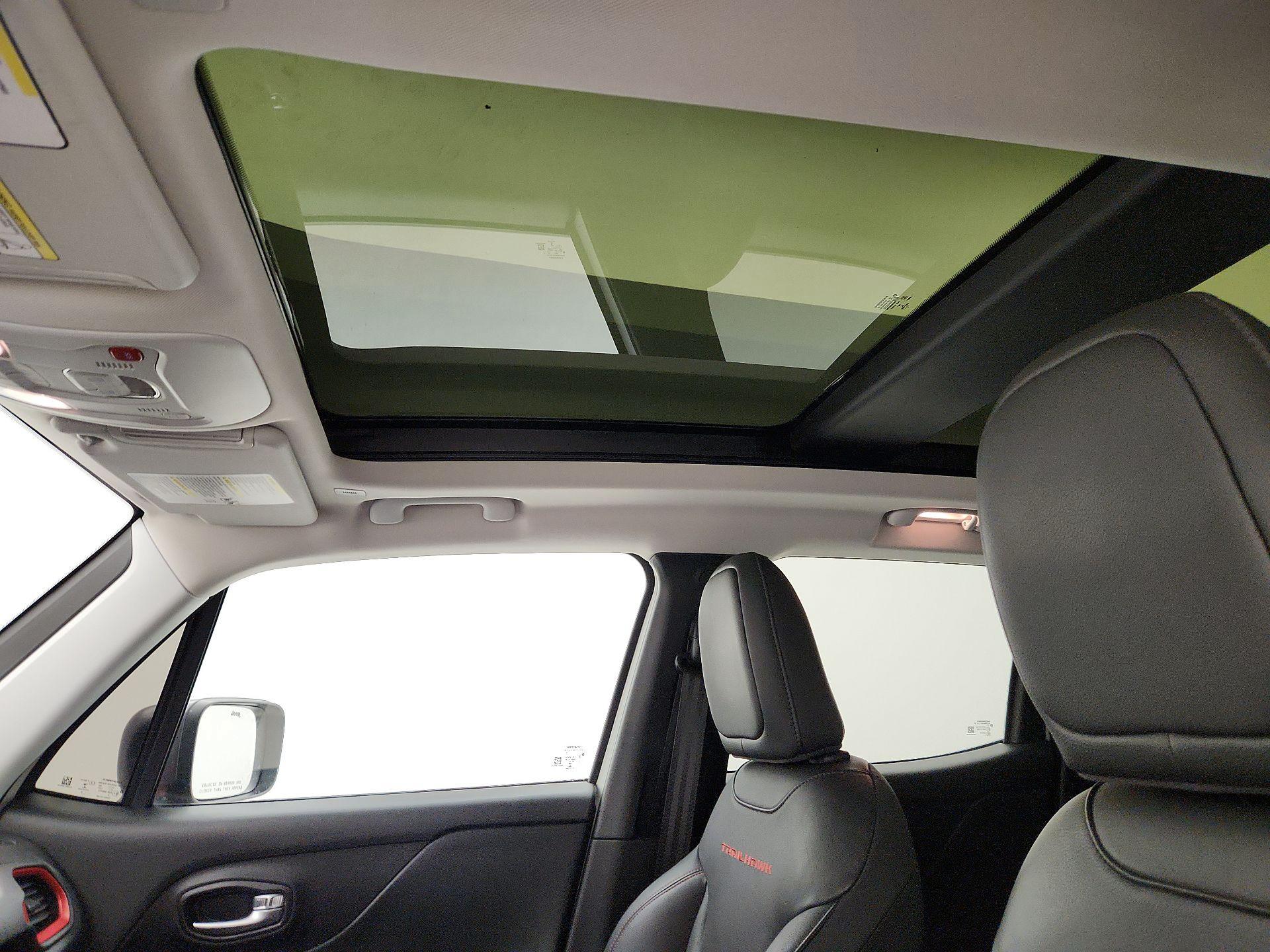 Thumbnail: 2021 Jeep Renegade - 20