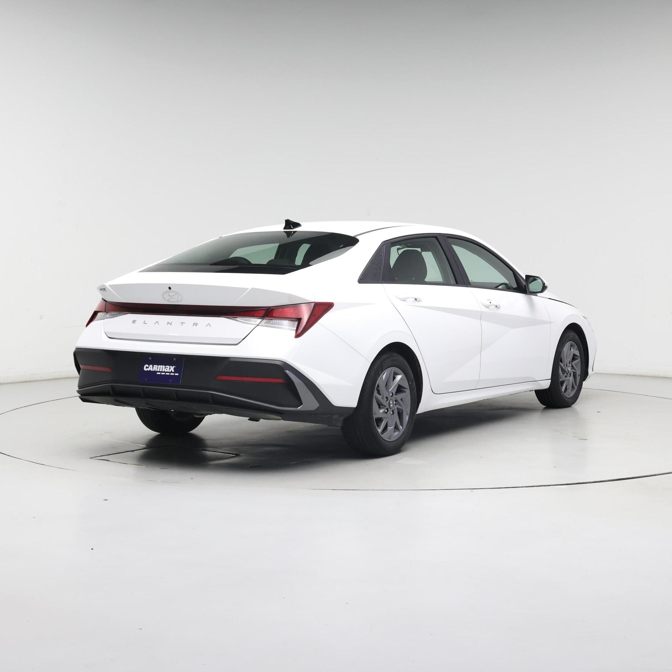 Thumbnail: 2024 Hyundai Elantra - 8